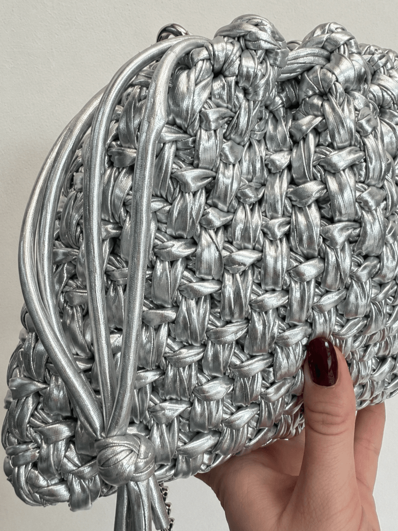 Pouch Bag all'uncinetto in Fettuccia Metal brillante – pochette handmade