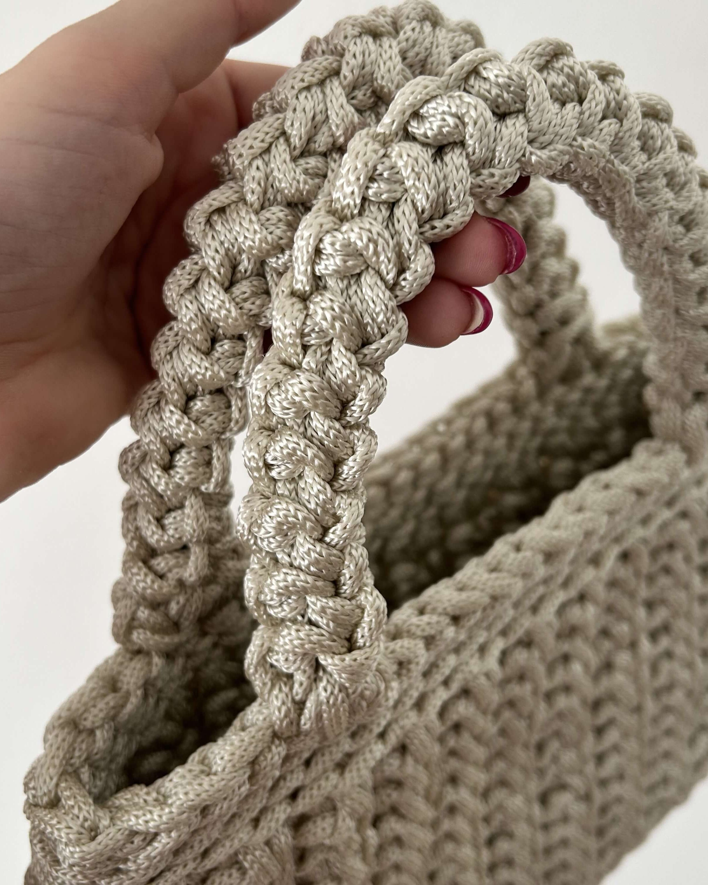 Kit completo per realizzare la borsa a mano all'uncinetto