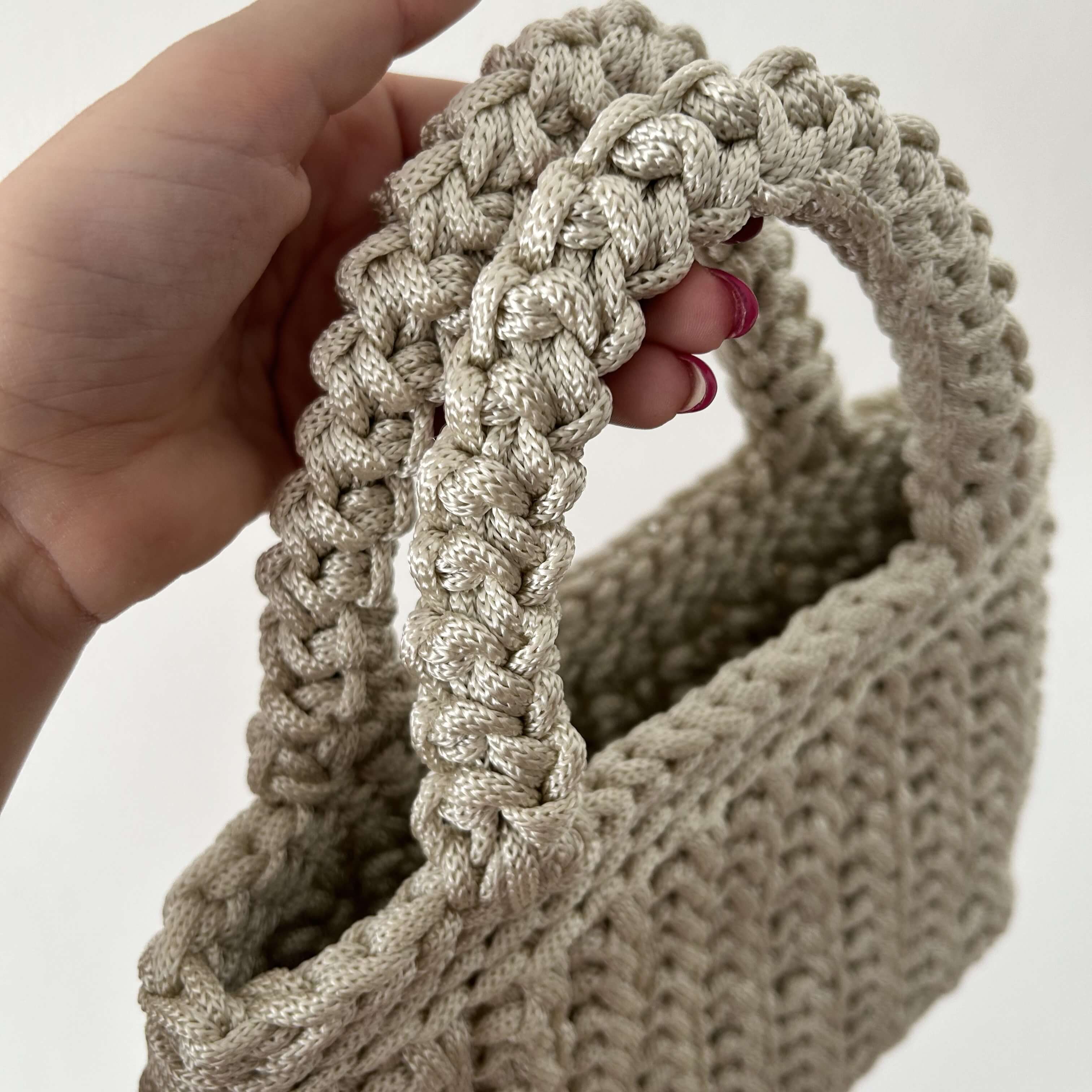 Kit completo per realizzare la borsa a mano all'uncinetto