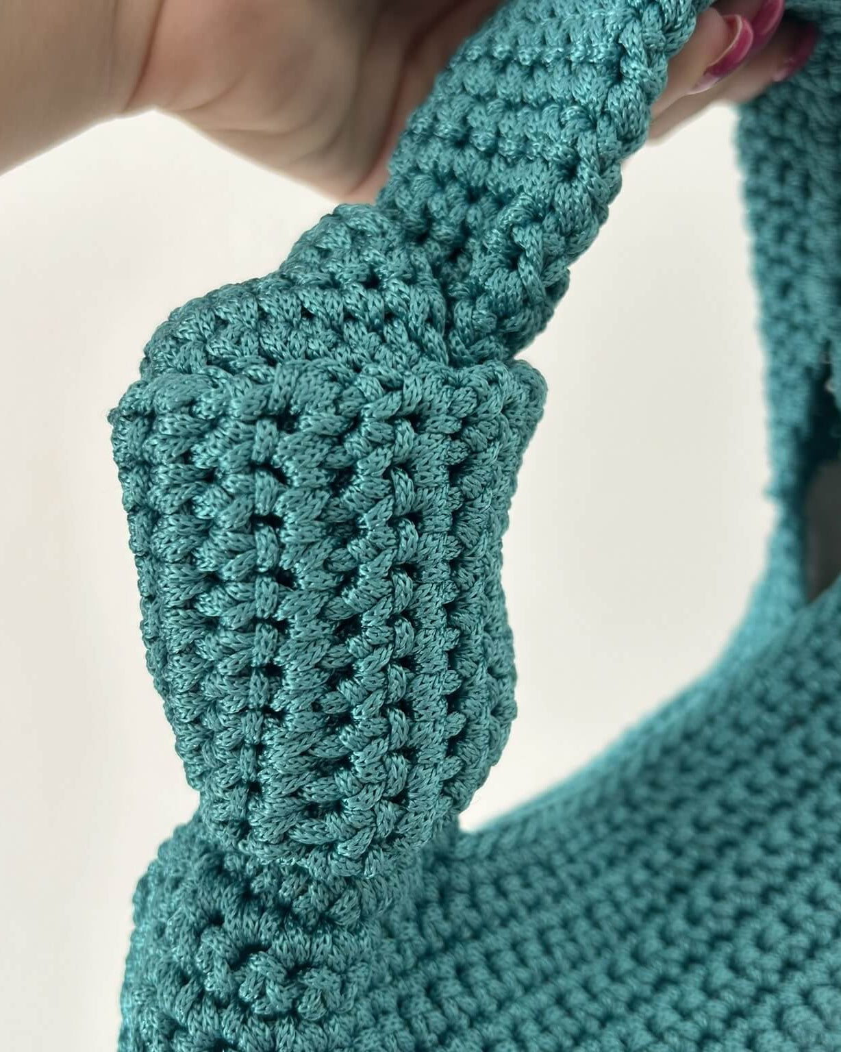 Dettaglio borsa Venere uncinetto – nodo decorativo su borsa a mano handmade