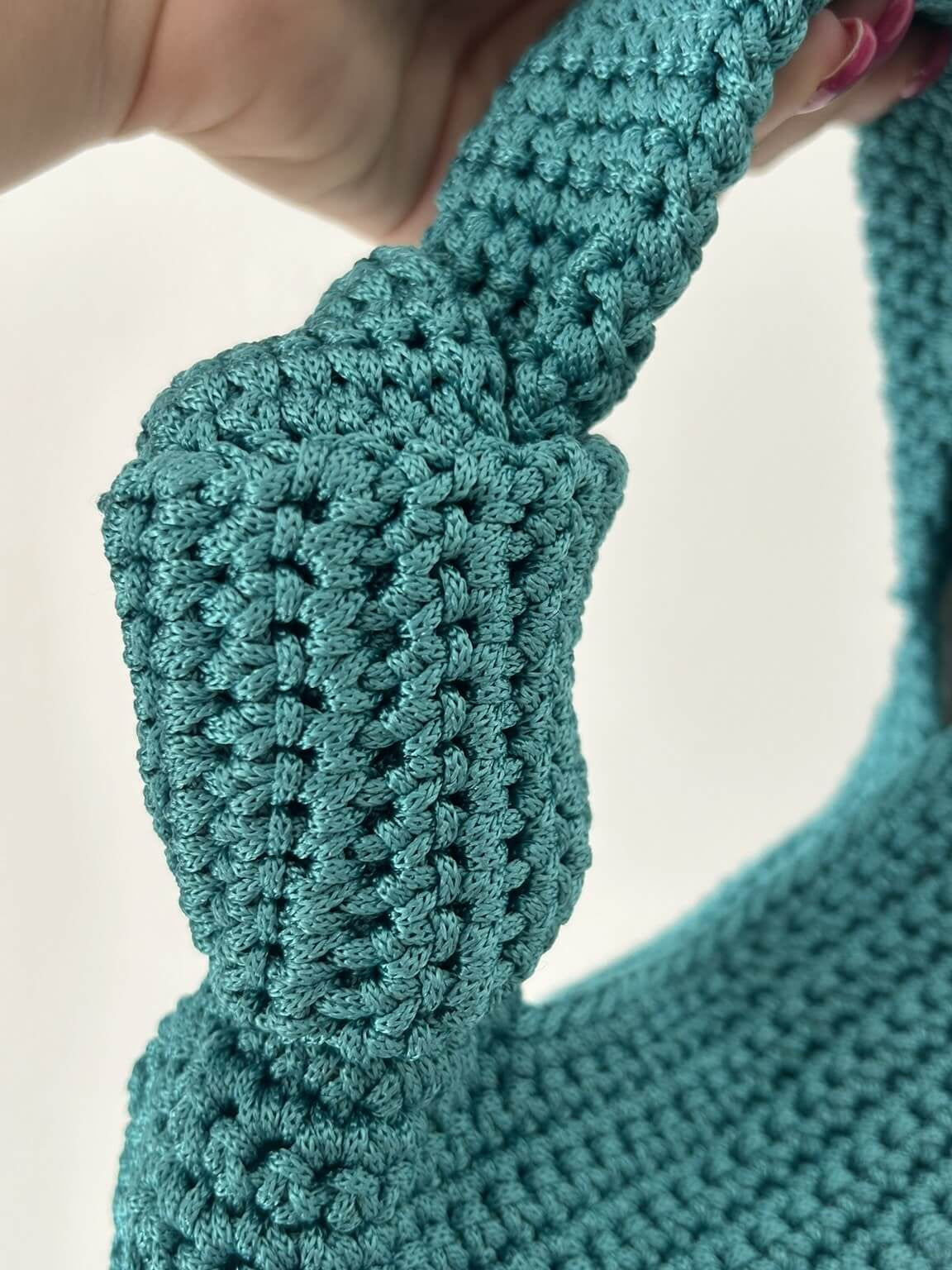 Dettaglio borsa Venere uncinetto – nodo decorativo su borsa a mano handmade