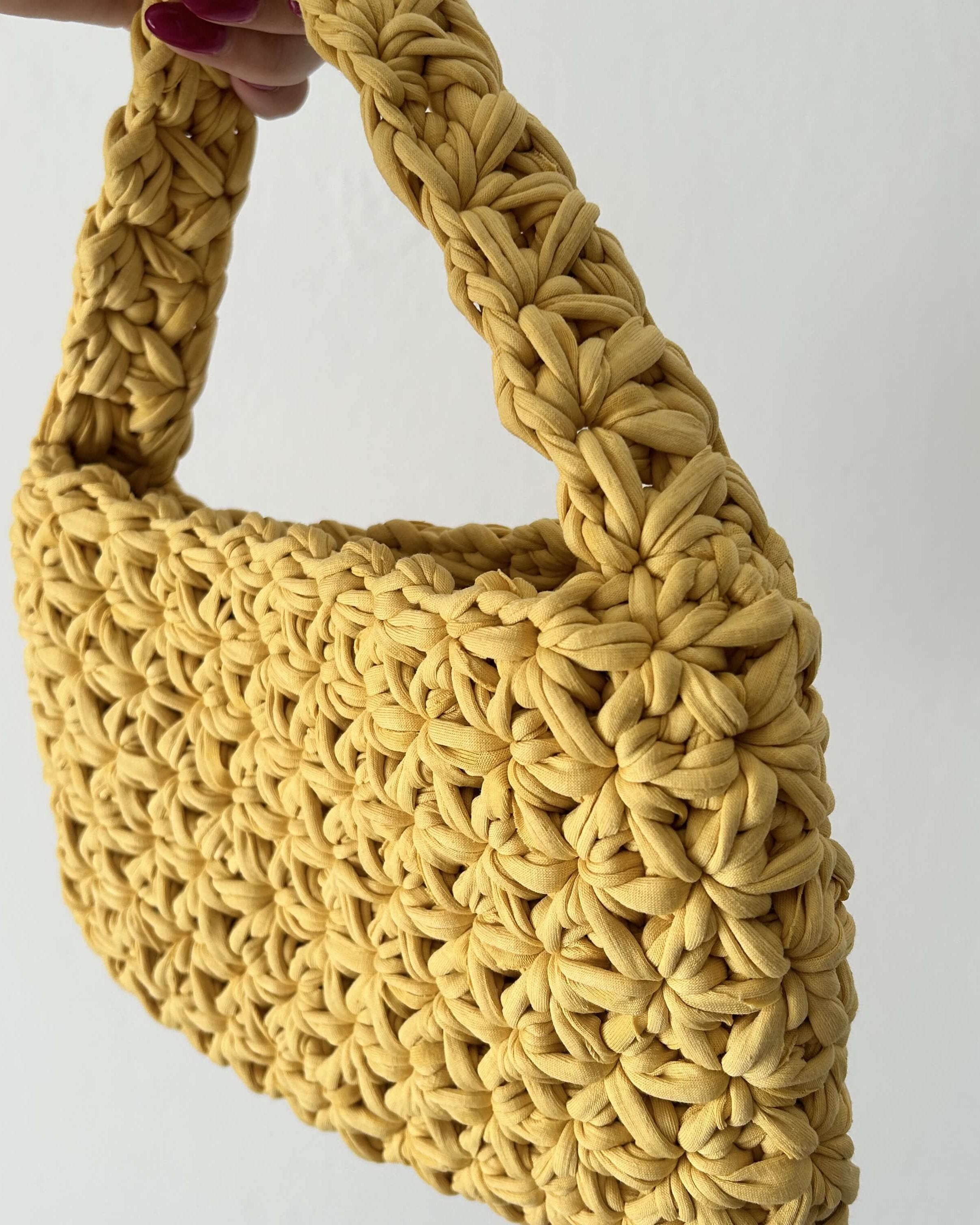 Borsa Fiorella all'uncinetto finita – borsa con fettuccia cotone a punto fiore