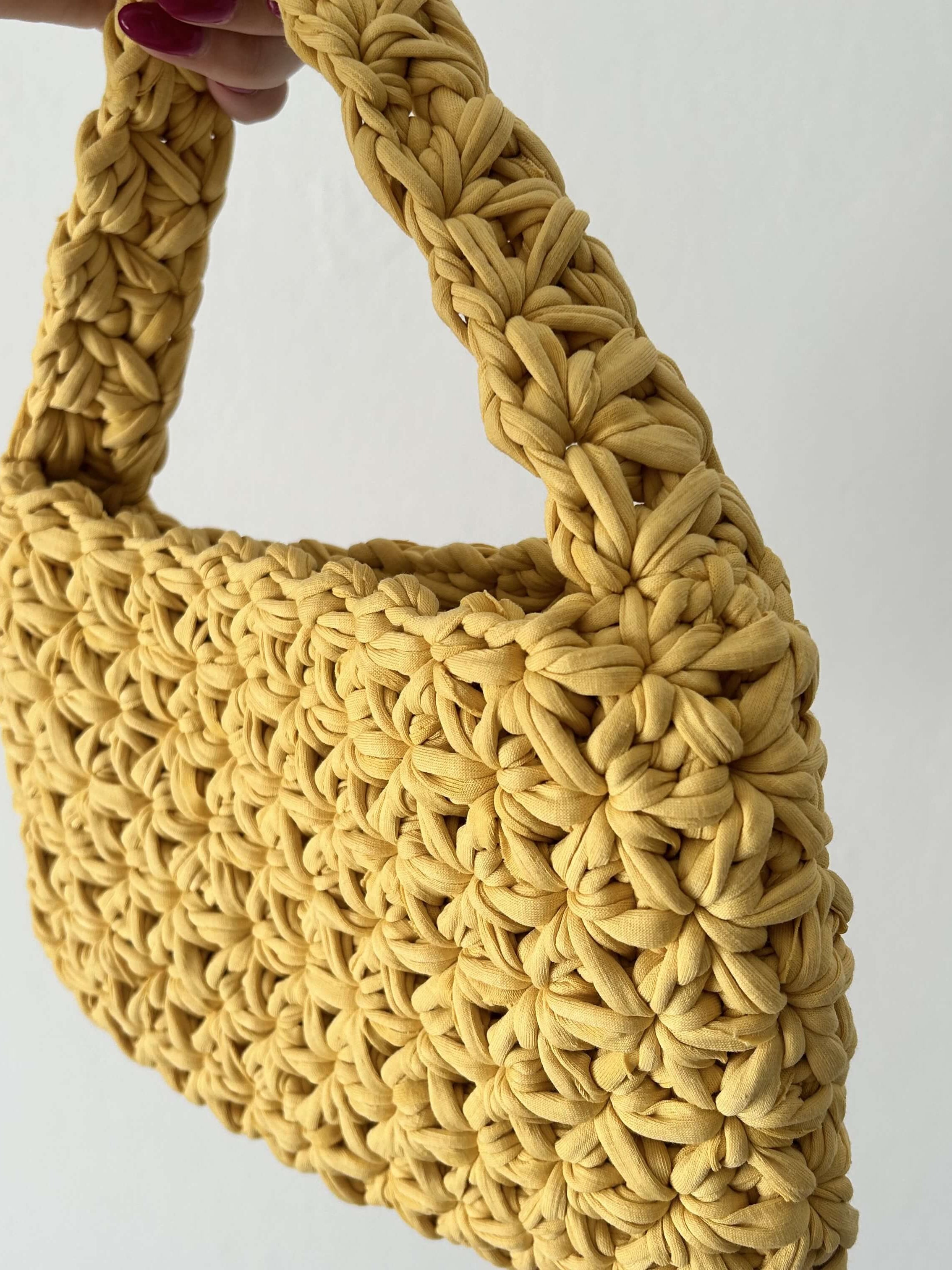 Borsa Fiorella all'uncinetto finita – borsa con fettuccia cotone a punto fiore