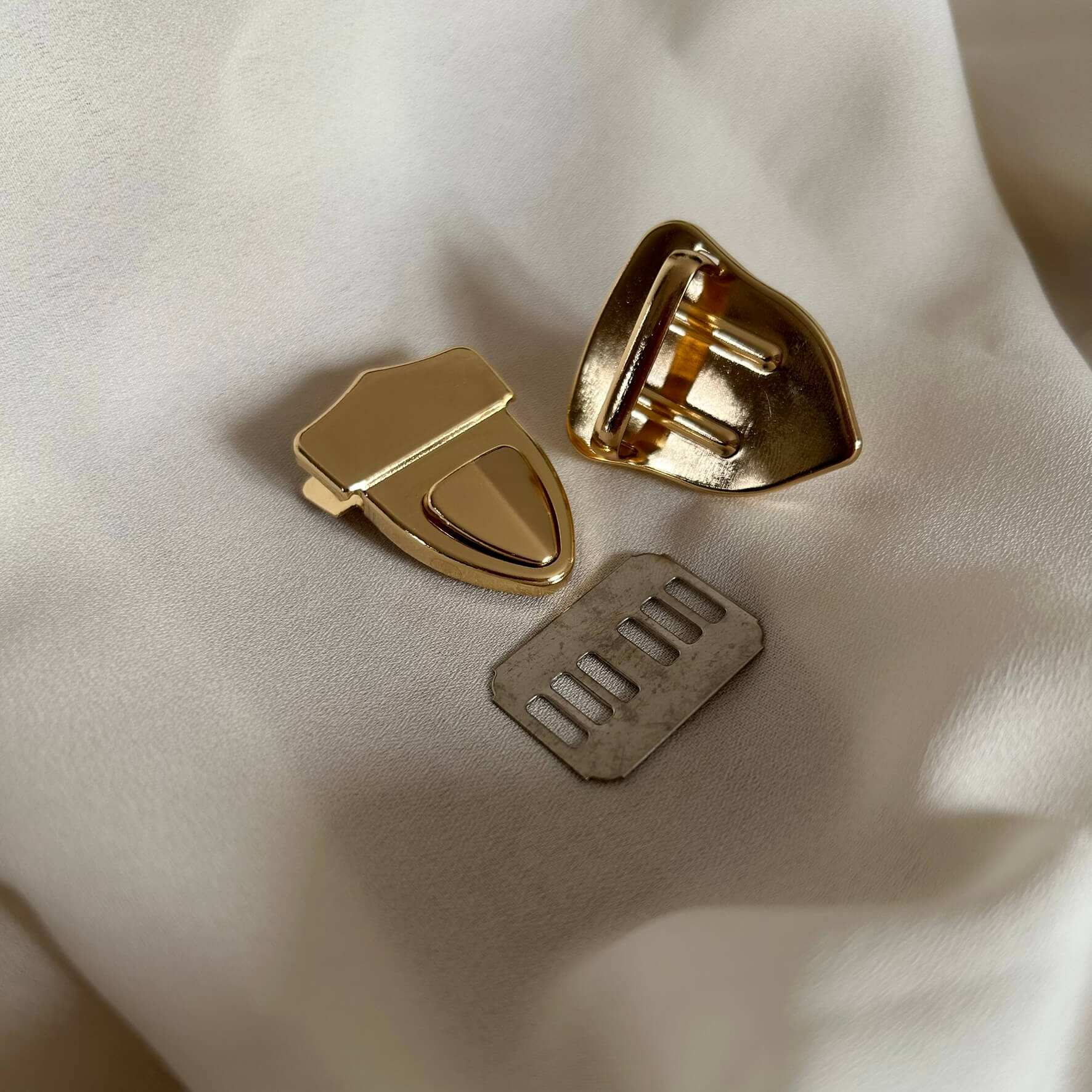 Chiusura a cartella da aggiungere alle borse all'uncinetto