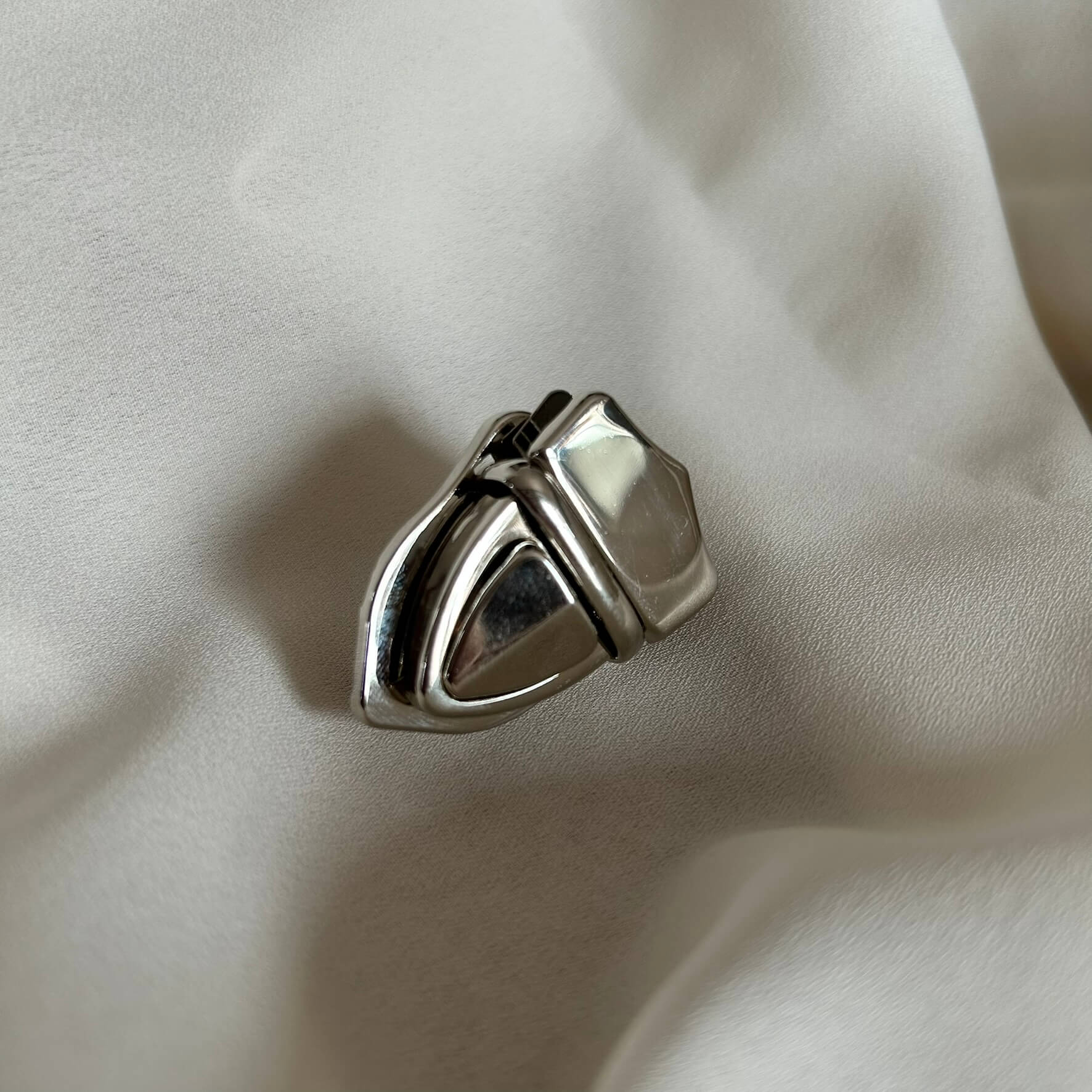 Chiusura a cartella da aggiungere alle borse all'uncinetto