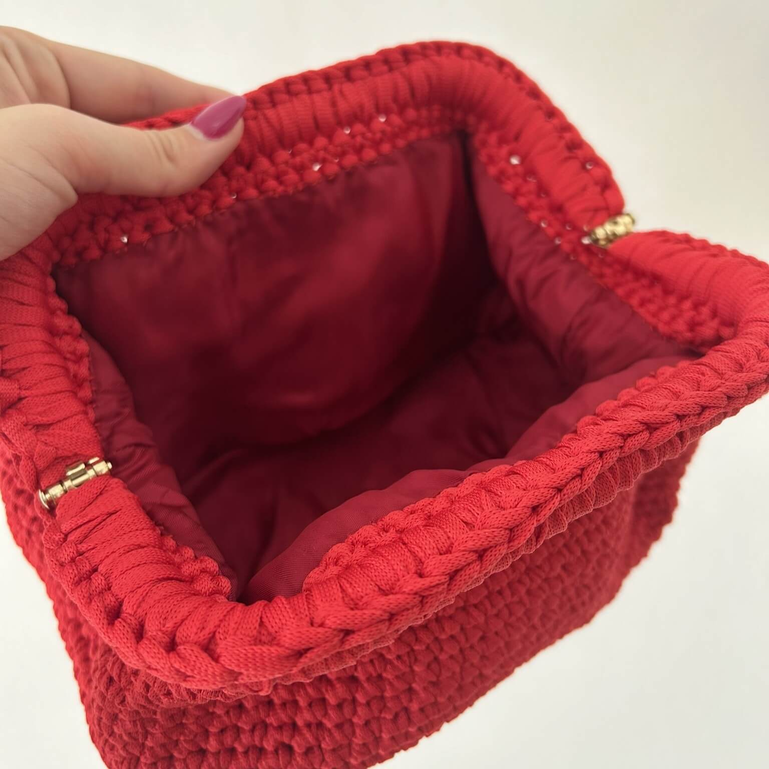 Kit completo di borsa all'uncinetto per realizzare una clutch bag con base rettangolare