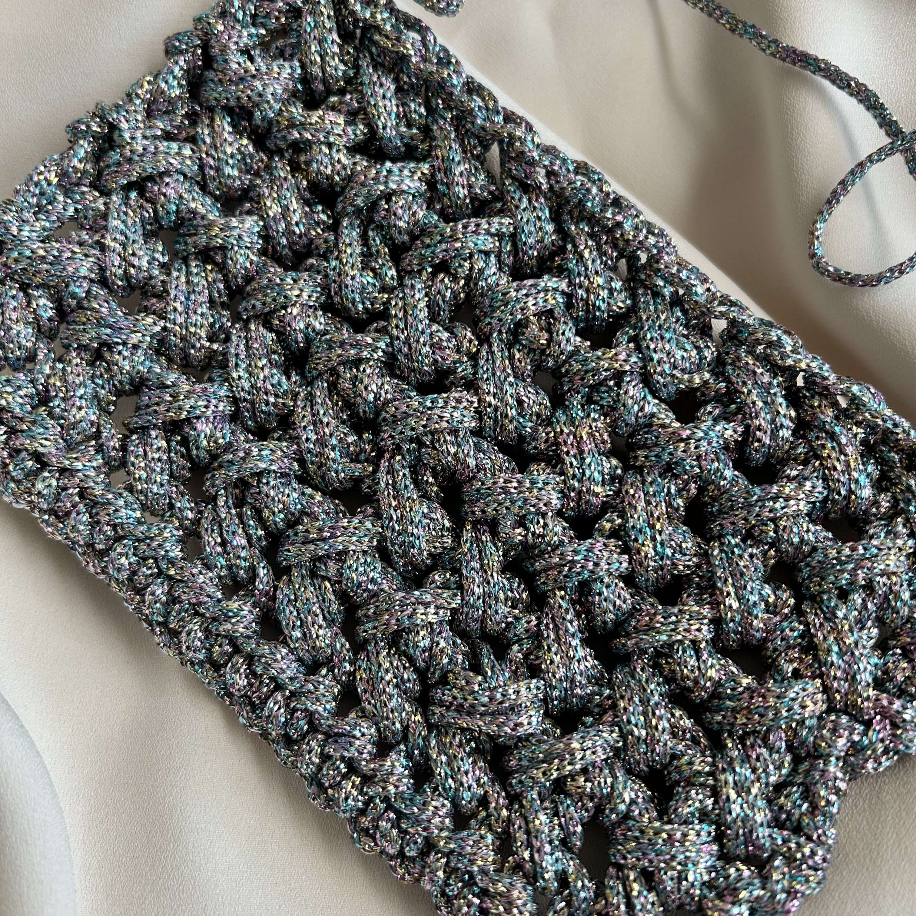 Kit completo per realizzare borsa a spalla lurex e con particolare punto all'uncinetto