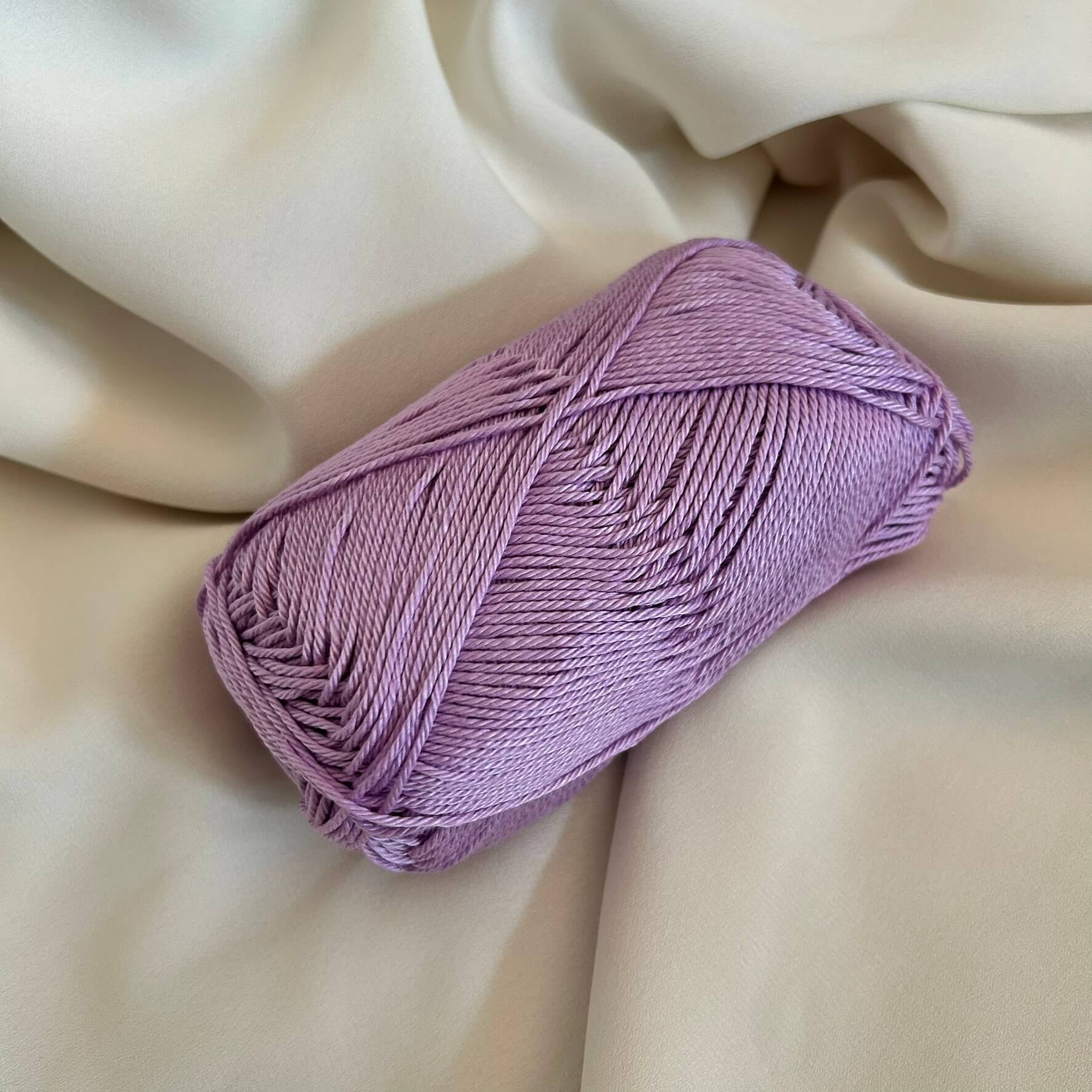 Gomitolo di cotone lilla per borse, abiti e accessori all'uncinetto - Filato sottile e morbido dalla forma tubolare