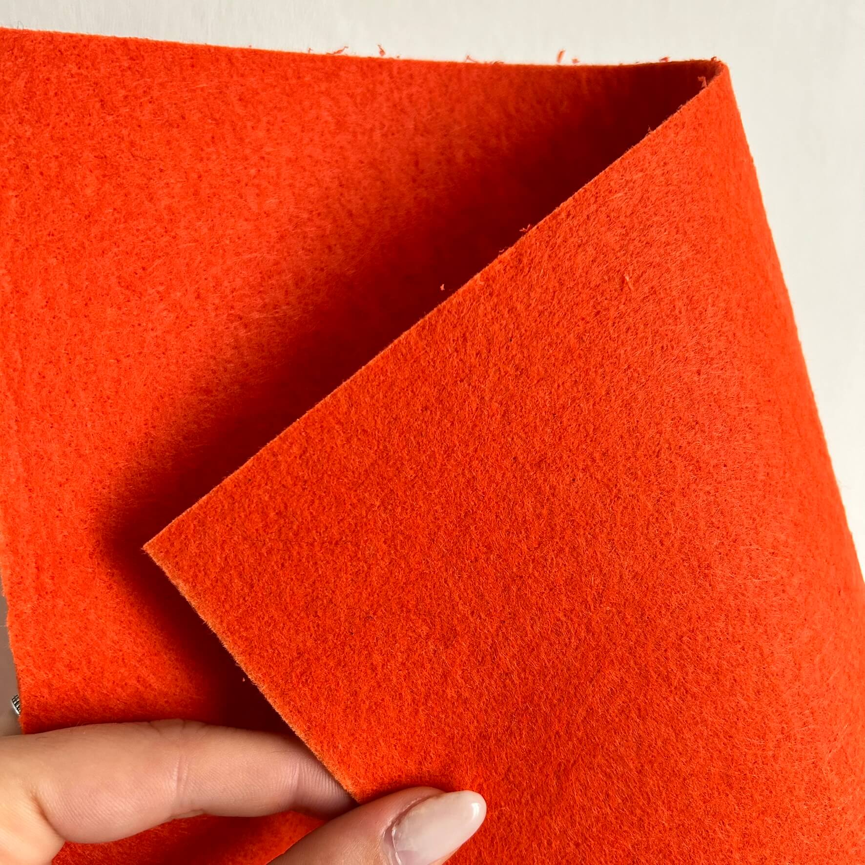 Feltro arancione per irrigidire le nostre borse all'uncinetto