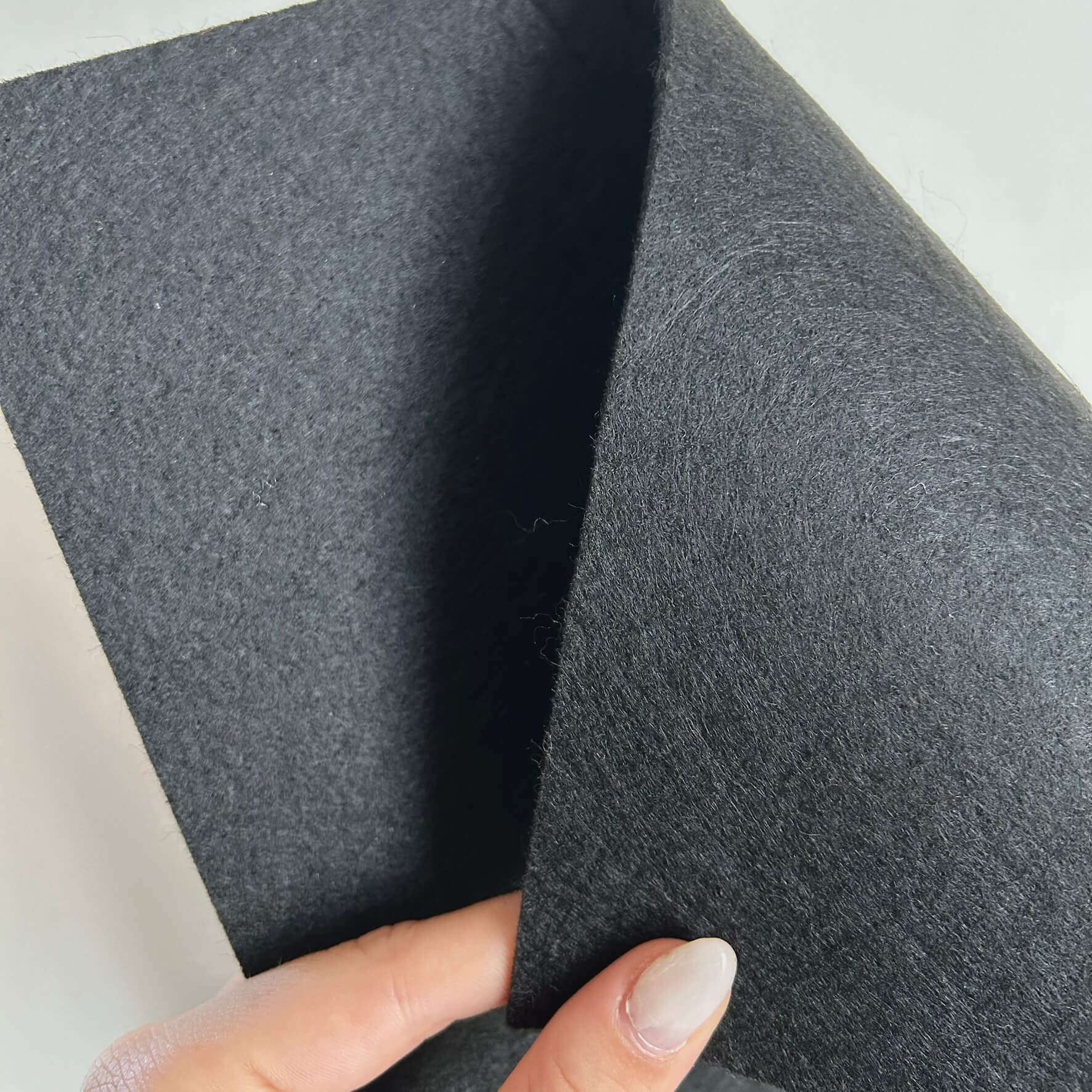 Feltro nero per irrigidire le nostre borse all'uncinetto