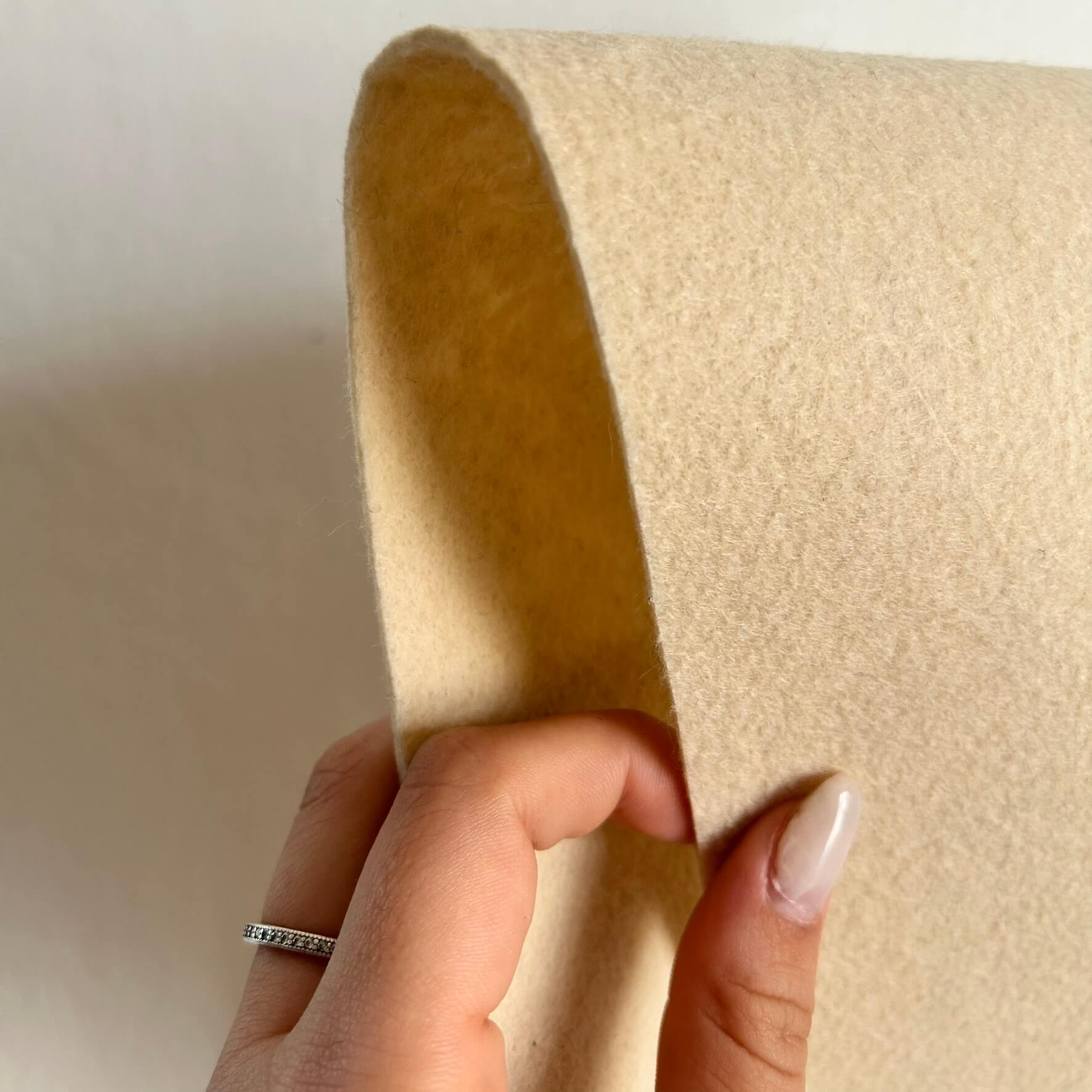 Feltro panna per irrigidire le nostre borse all'uncinetto