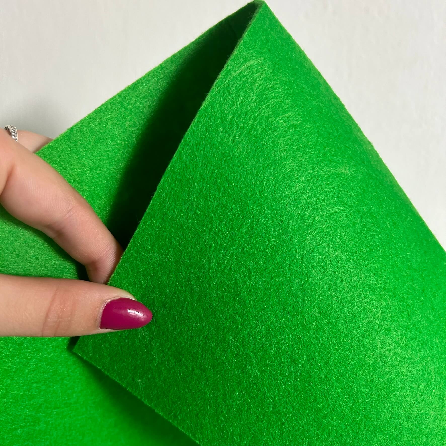 Feltro verde per irrigidire le nostre borse all'uncinetto