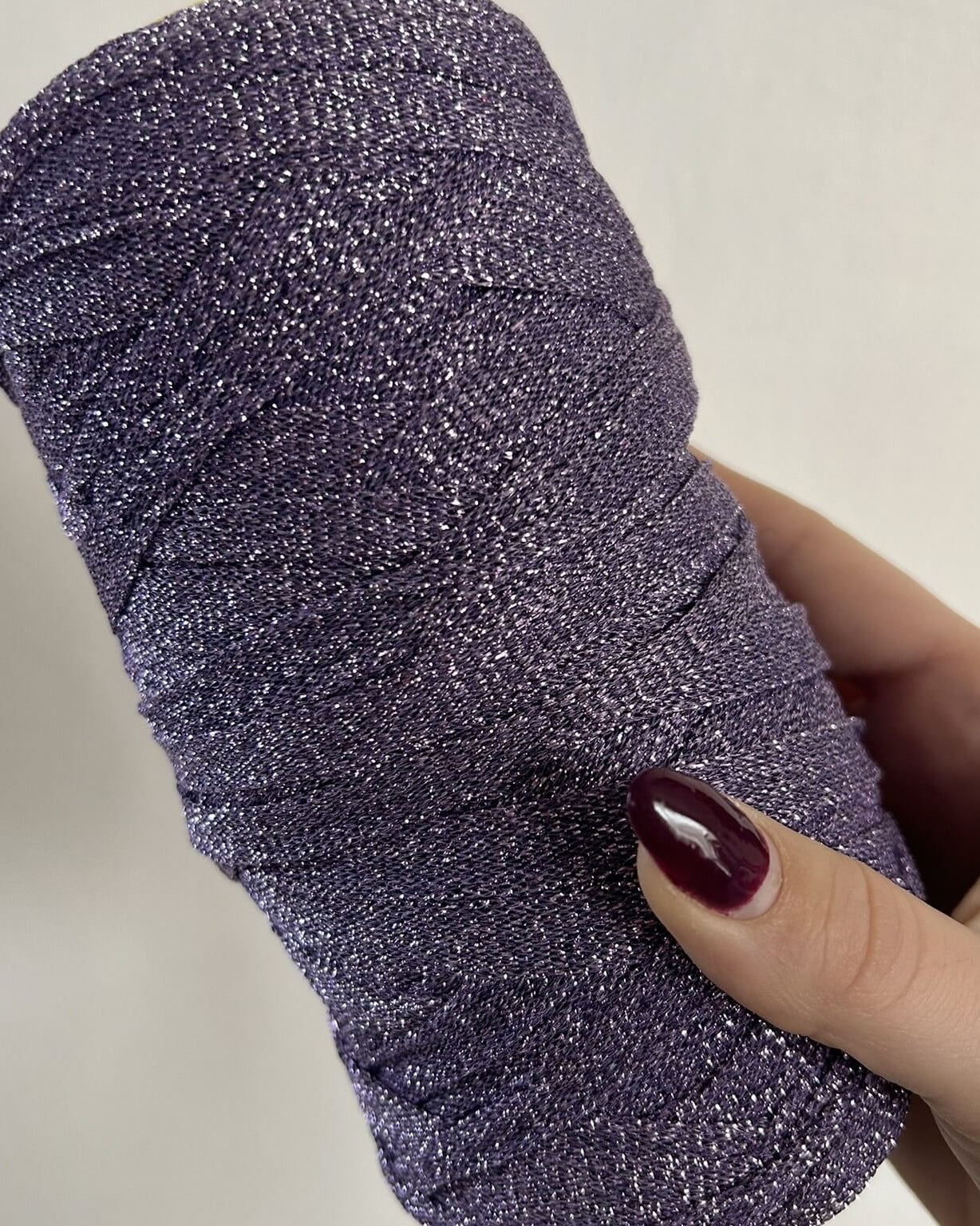 Fettuccia lurex in tulle brillante dal colore lilla per borse all’uncinetto -filato tubolare Made in Italy