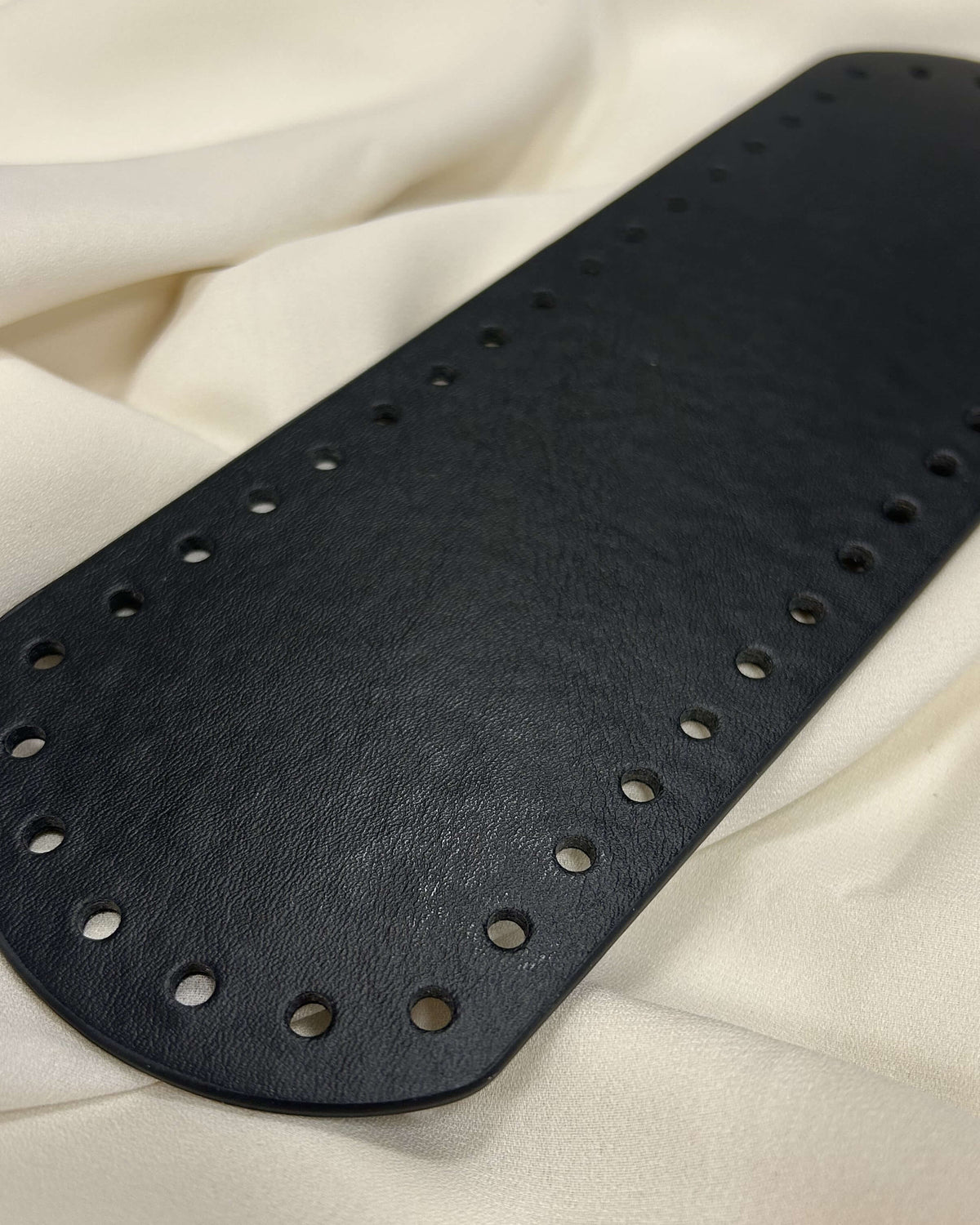 Fondo ovale ecopelle nero per base borsa all'uncinetto – misura 24x8 cm