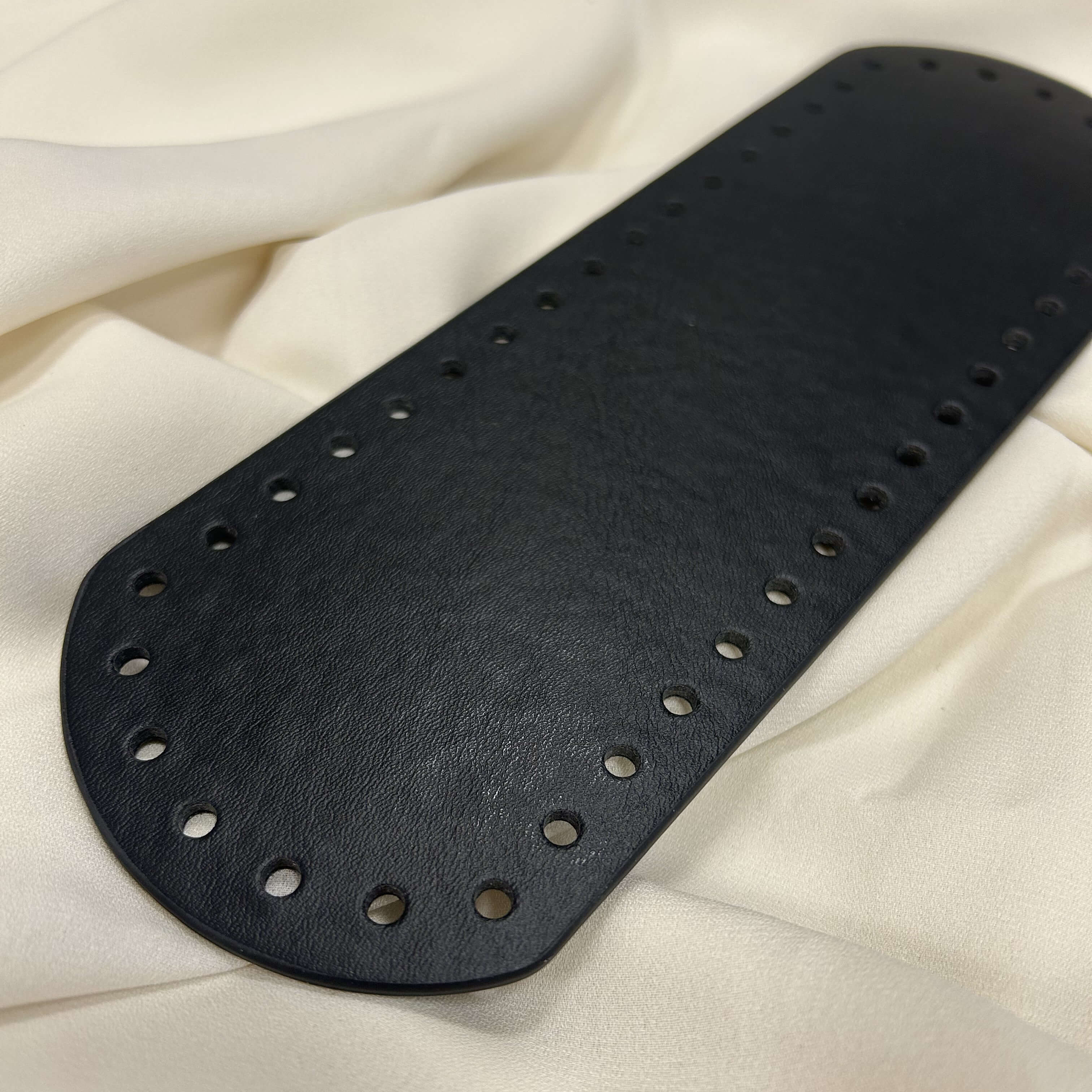 Fondo ovale in ecopelle per realizzare borse all'uncinetto rigide