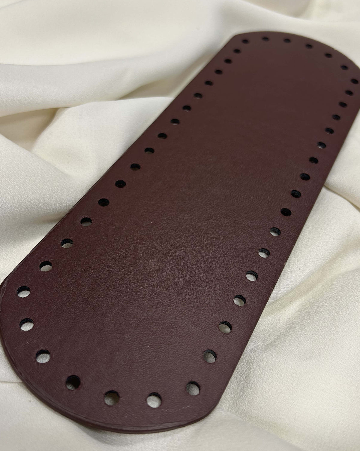 Fondo ovale in ecopelle per borse all'uncinetto – misura 24x8 cm colore cuoio