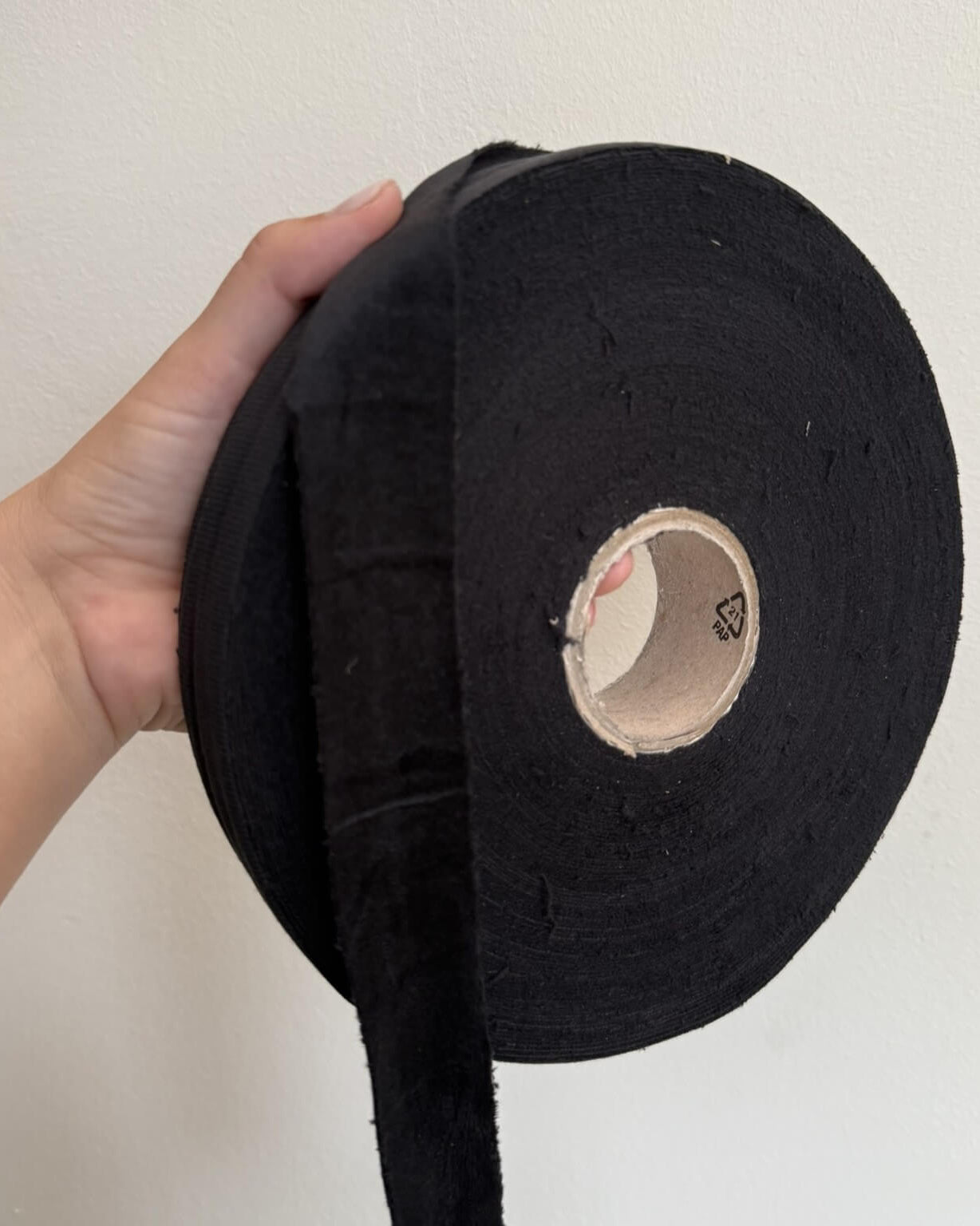 Borsa all'uncinetto realizzata con fettuccia pizza velluto – borse invernali handmade