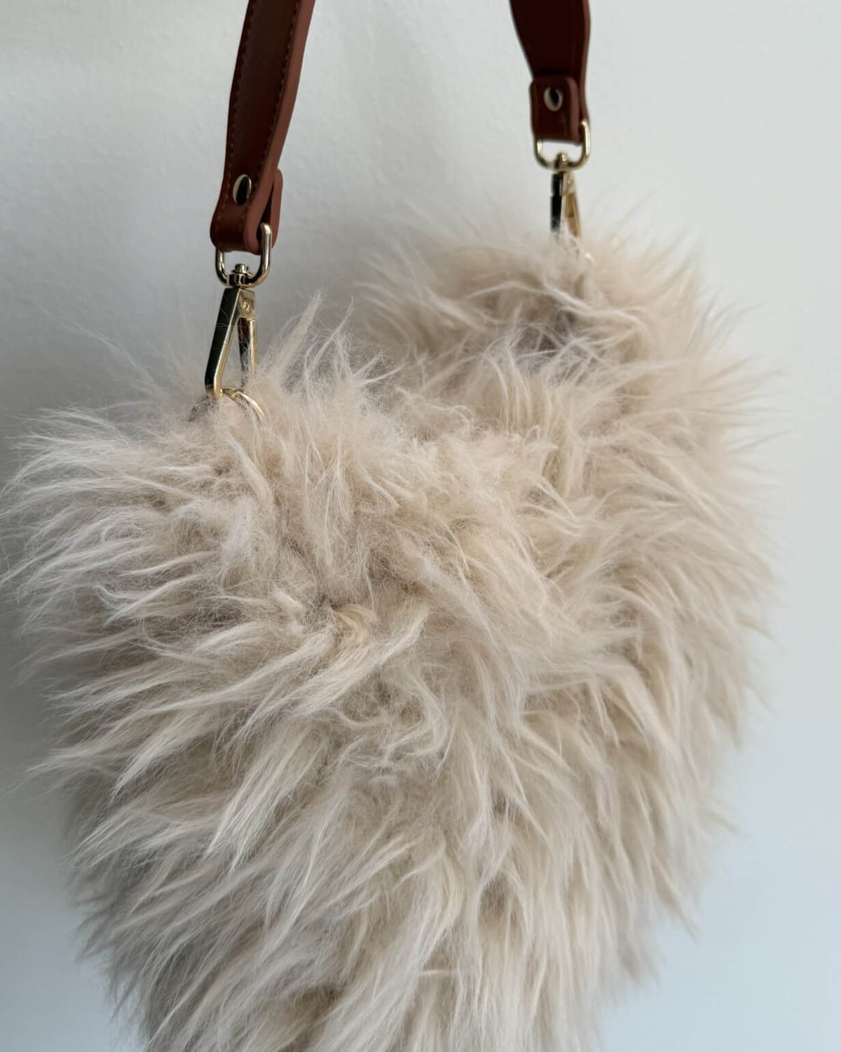 Kit borsa Irina all'uncinetto con filato peloso – borsa invernale morbida handmade