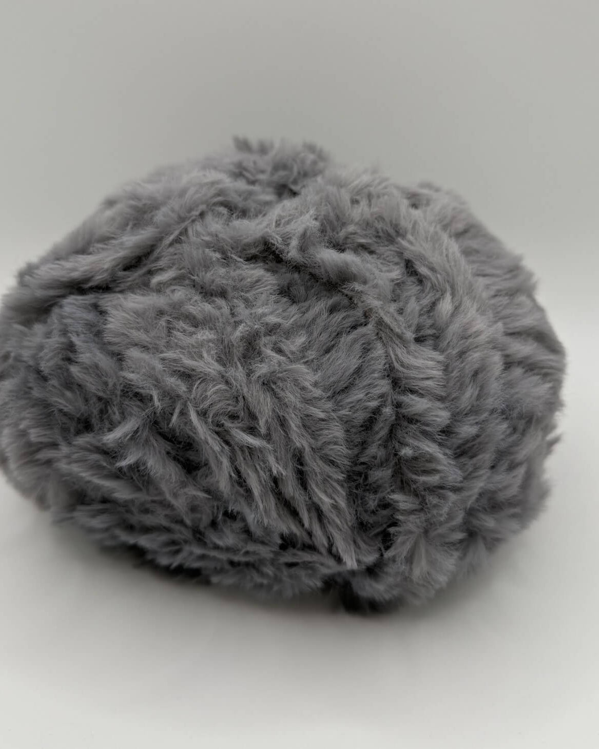 Filato pelliccia 100g grigio per borse all'uncinetto – effetto vera pelliccia handmade