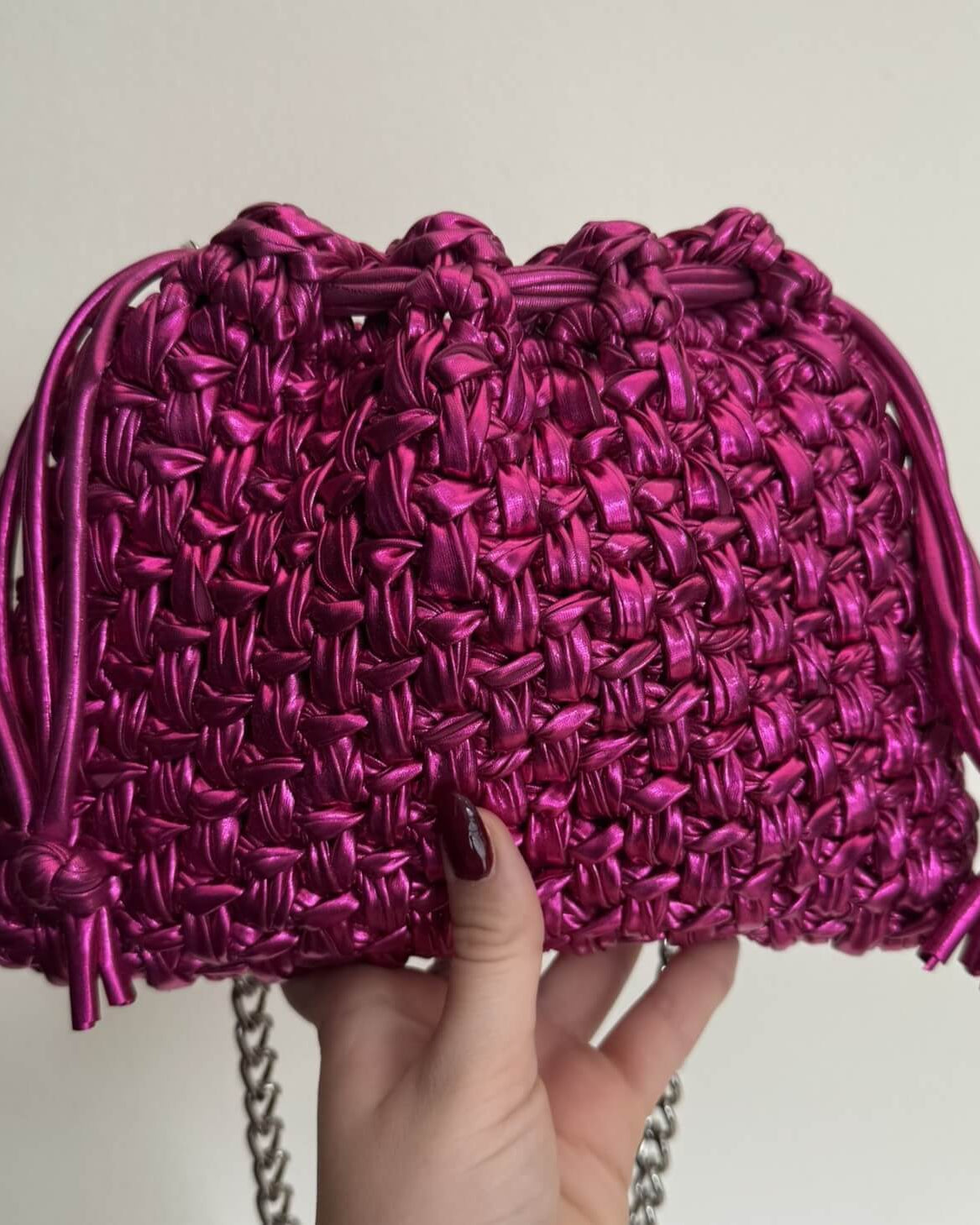Kit Pouch Bag all'uncinetto con Fettuccia Metal brillante, catena e moschettone – pochette handmade