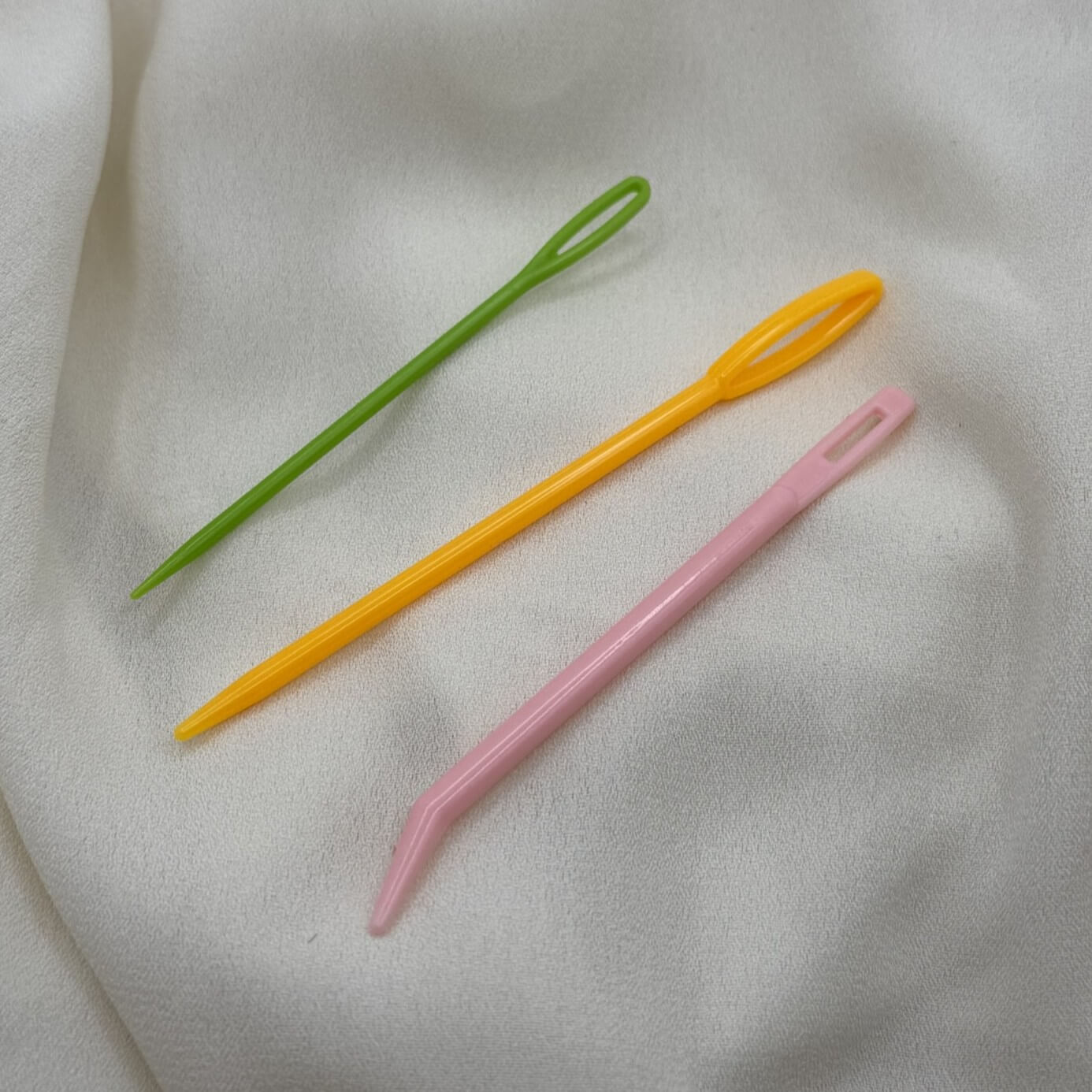 Set 3 aghi da lana in plastica per borse all'uncinetto – punta arrotondata varie misure
