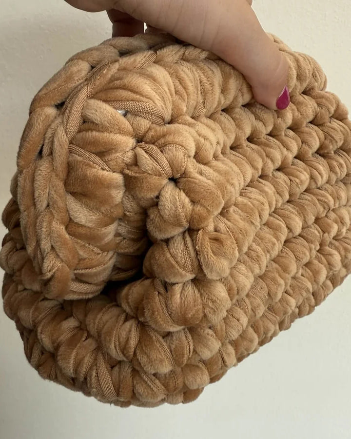 Tutorial borsa Ada inverno all'uncinetto con fettuccia pizza velluto – clutch bag invernale