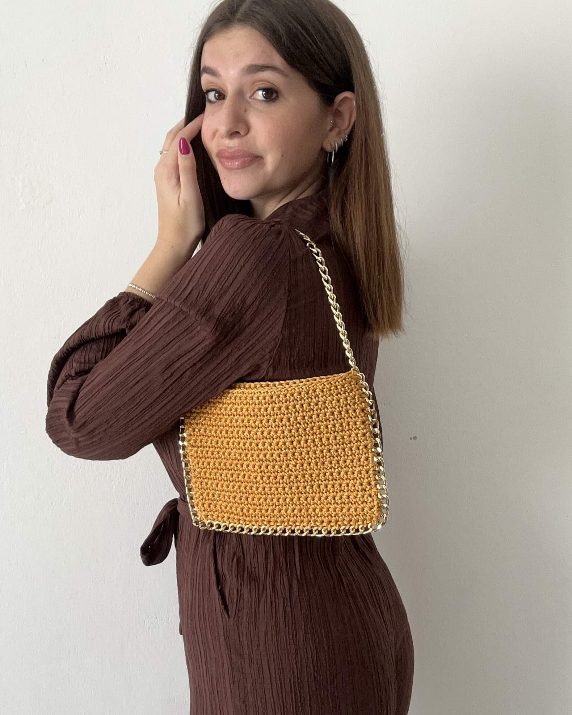 Kit con l'occorrente per realizzare la pochette stella con cordino lurex