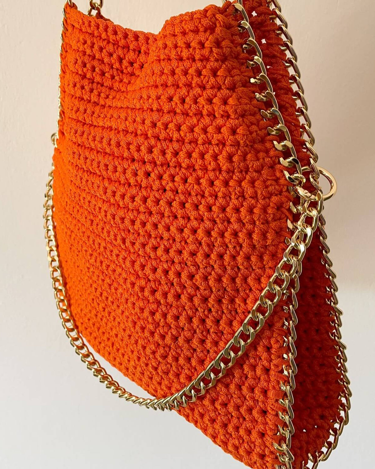 Kit con tutto l'occorrente per realizzare la borsa Stella all'uncinetto, con materiale made in Italy