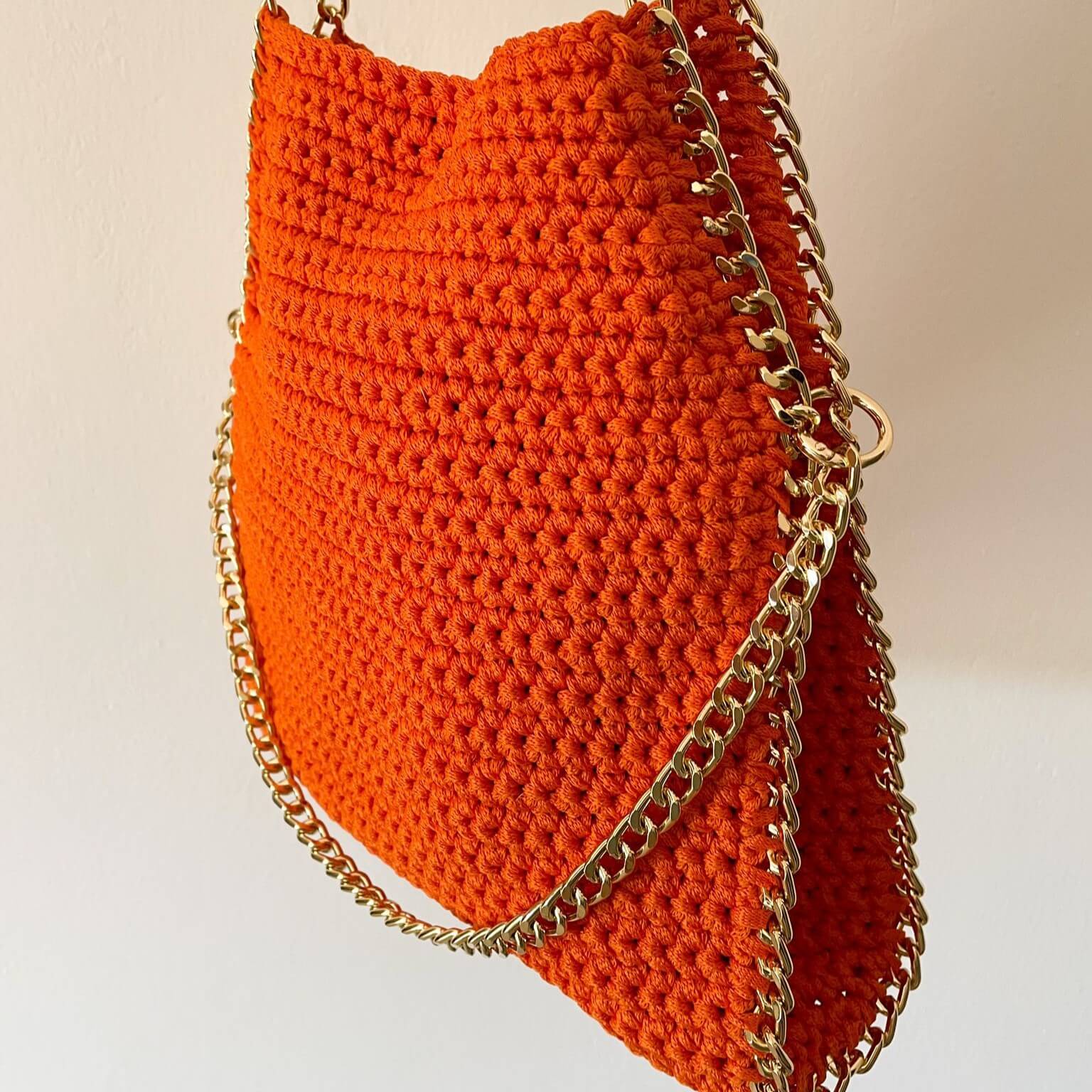 Kit con tutto l'occorrente per realizzare la borsa Stella all'uncinetto, con materiale made in Italy