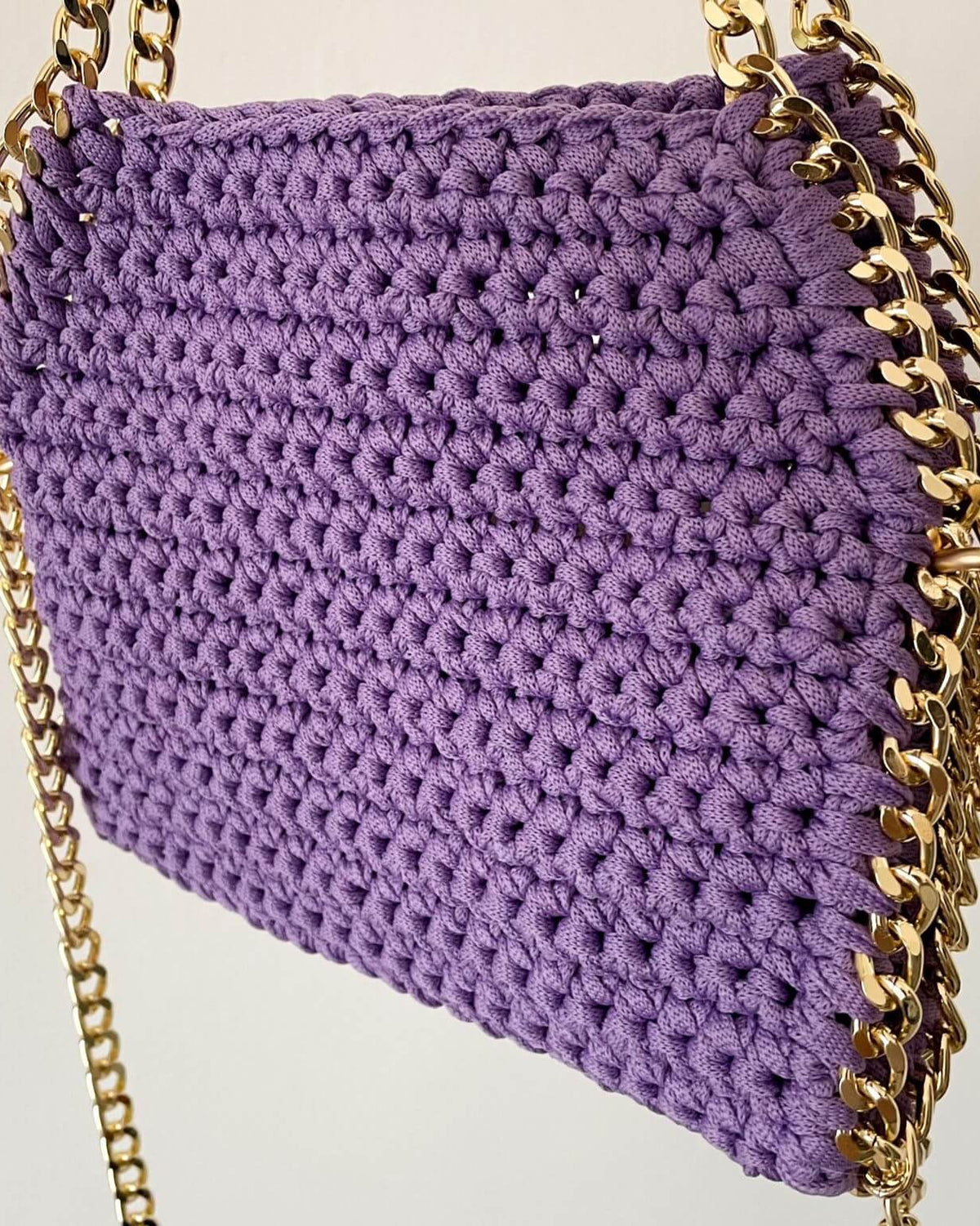 Kit con tutto l'occorrente per realizzare la borsa Stella all'uncinetto, con materiale made in Italy