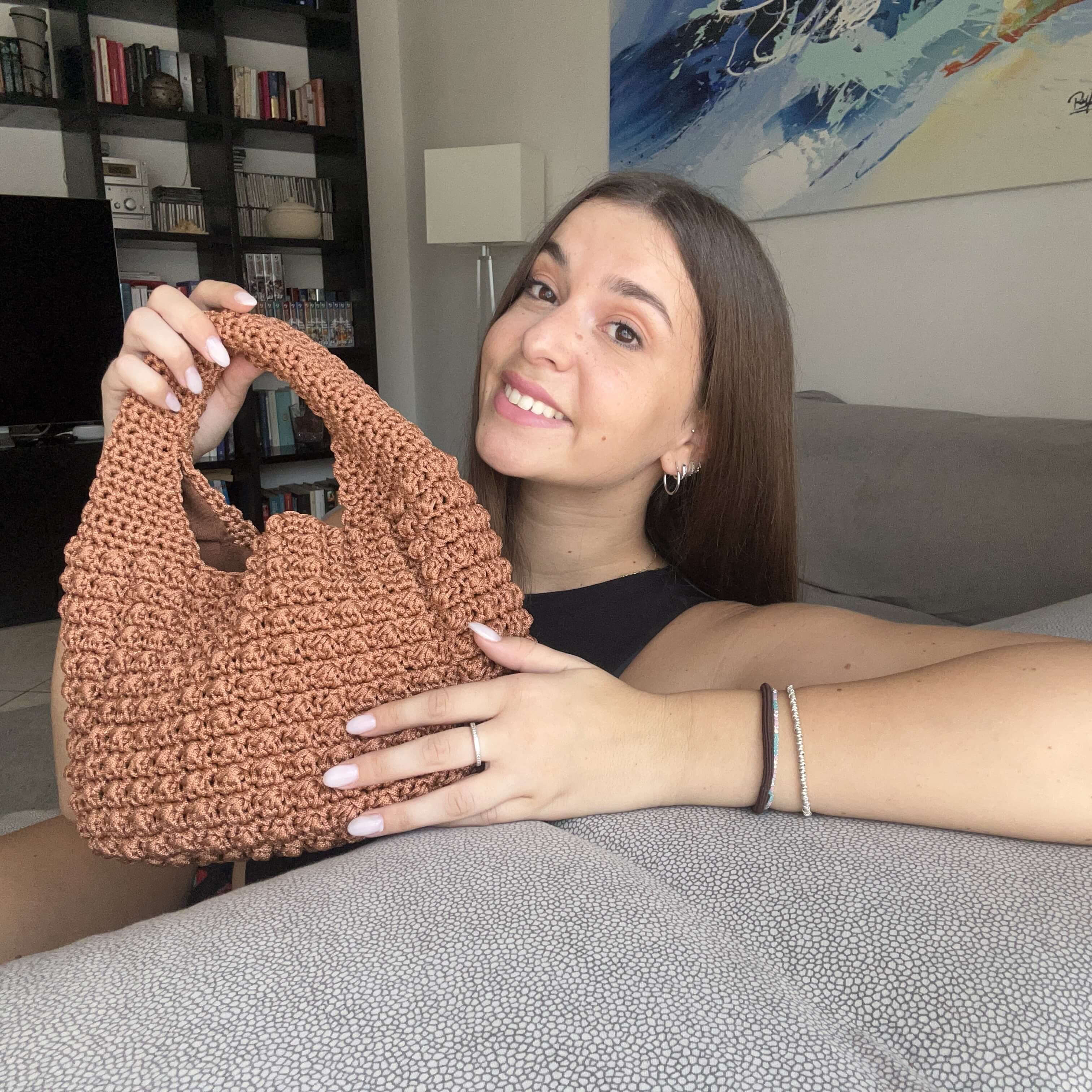 Kit completo per realizzare borsa a mano con punto nocciolina all'uncinetto