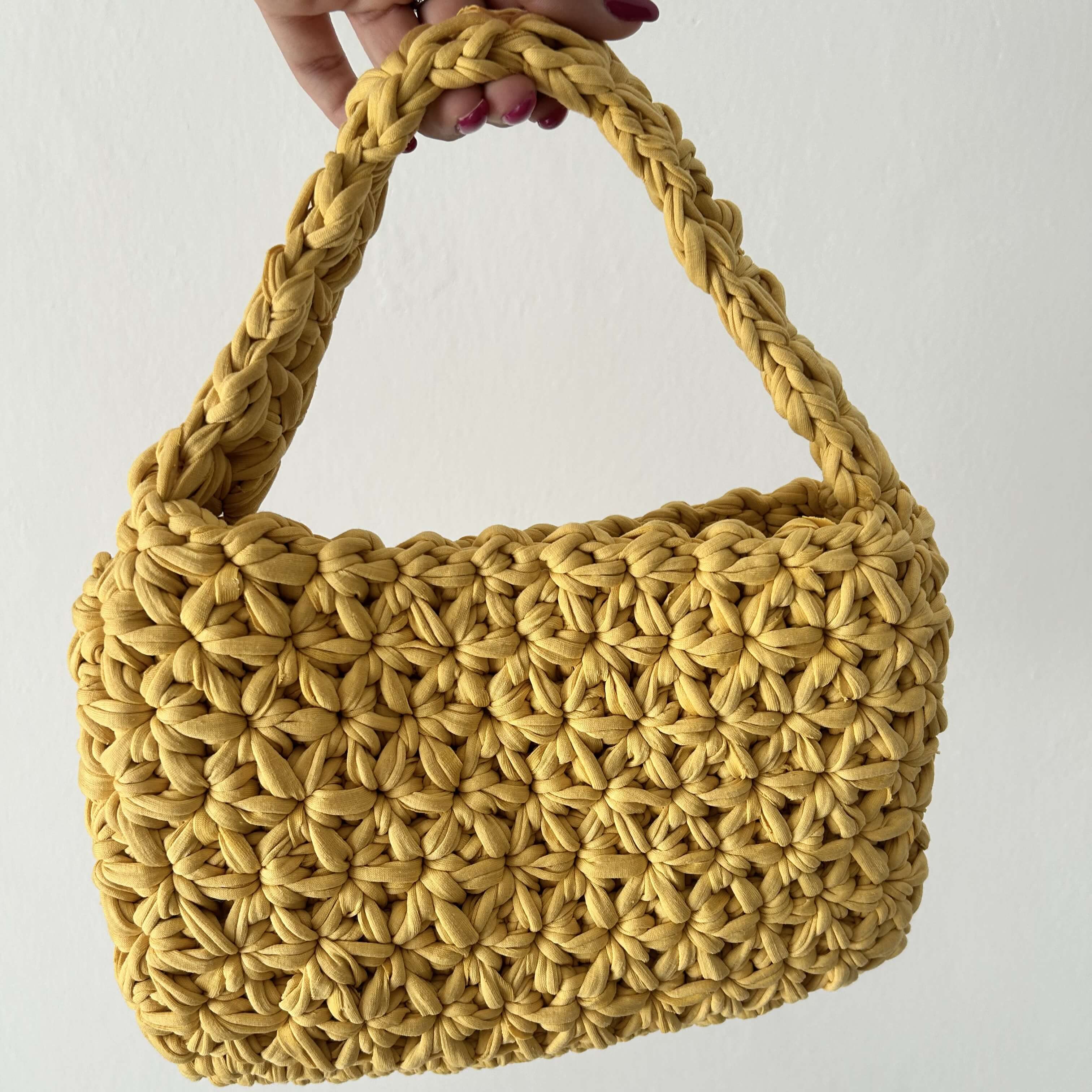 Kit completo di borsa in fettuccia cotone realizzata a punto fiore