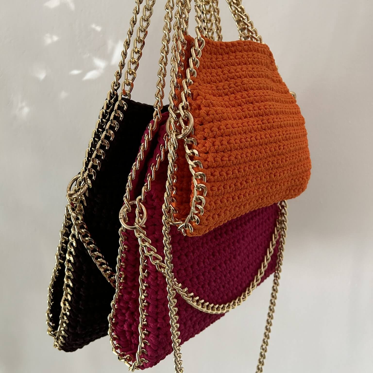 Kit con tutto l'occorrente per realizzare la borsa Stella all'uncinetto, con materiale made in Italy