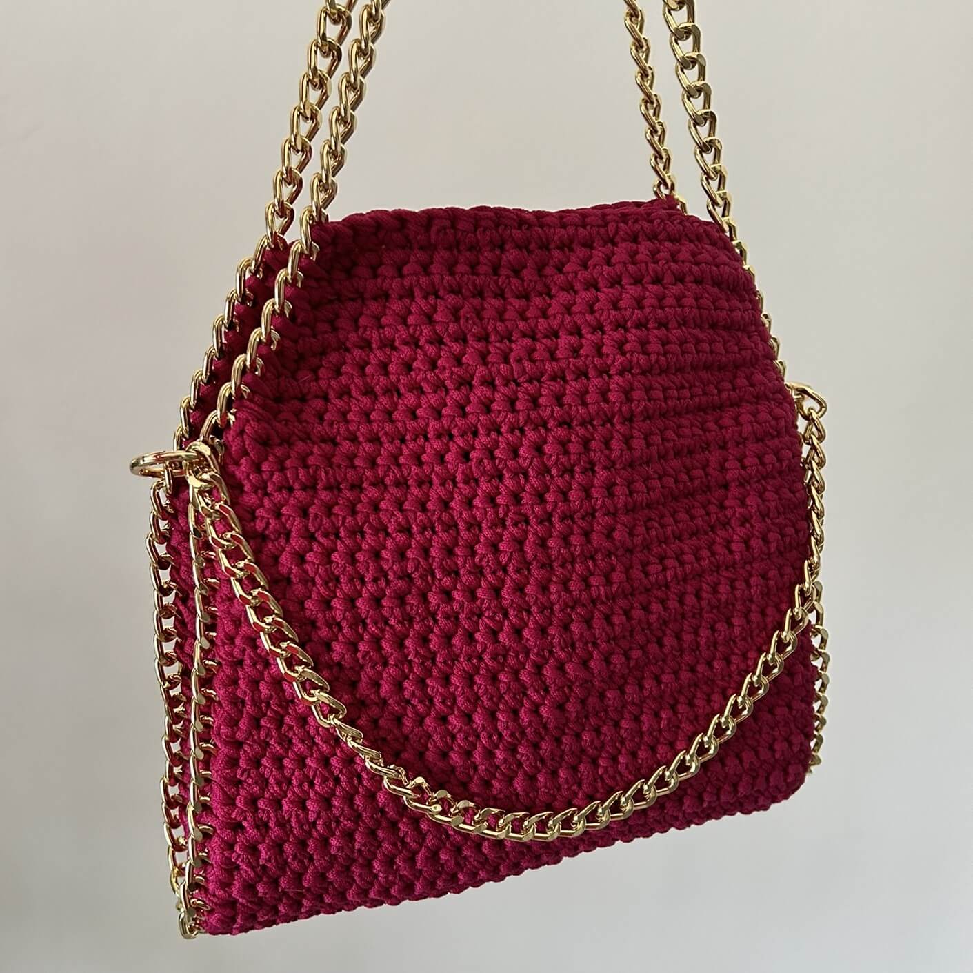 Kit con tutto l'occorrente per realizzare la borsa Stella all'uncinetto, con materiale made in Italy