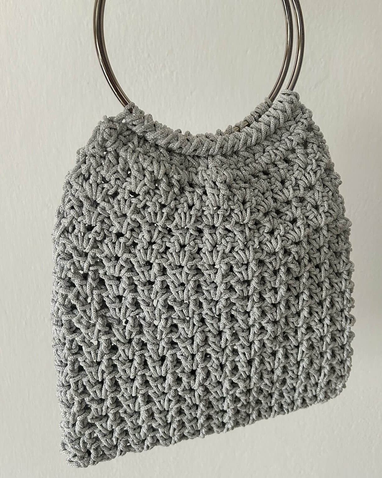 Tutorial borsa Gea mini bag gioiello all'uncinetto con cordino lurex e manico ad anello