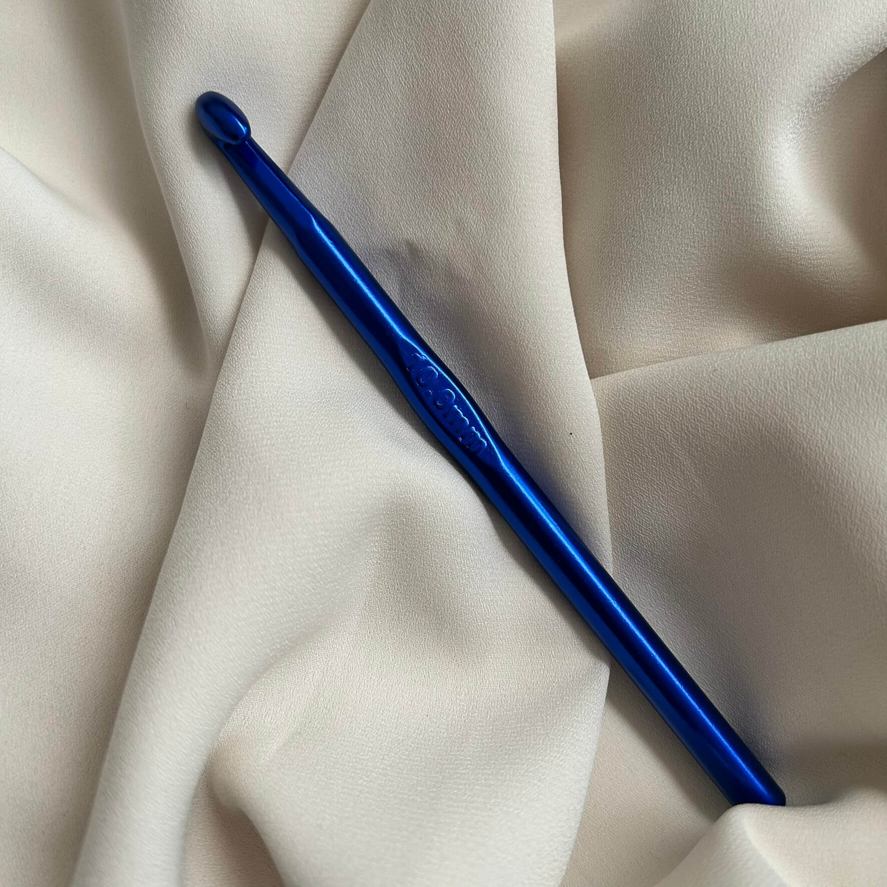 Uncinetto numero 10 per realizzare borse, accessori, abbigliamento a mano