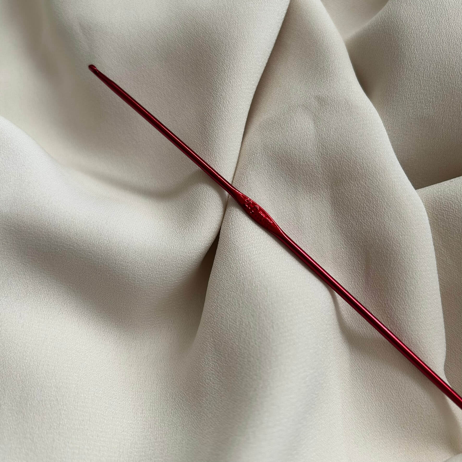 Uncinetto numero 2 per realizzare borse, accessori, abbigliamento a mano