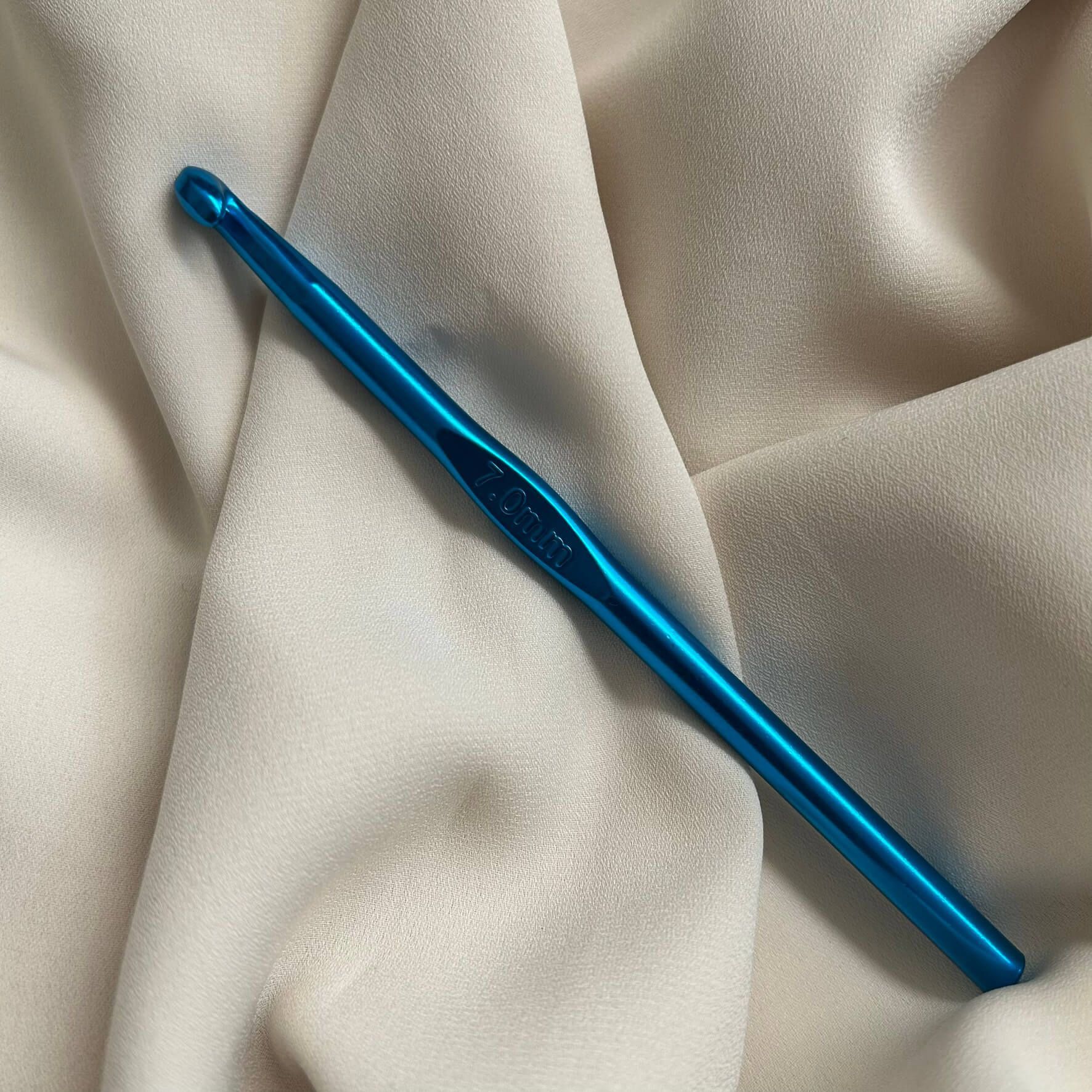 Uncinetto in alluminio numero 7 per realizzare borse, accessori, abbigliamento a mano