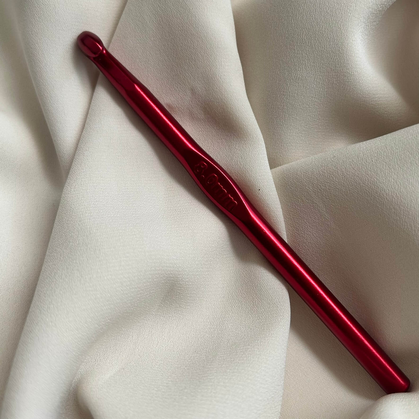 Uncinetto numero 8 per realizzare borse, accessori, abbigliamento a mano