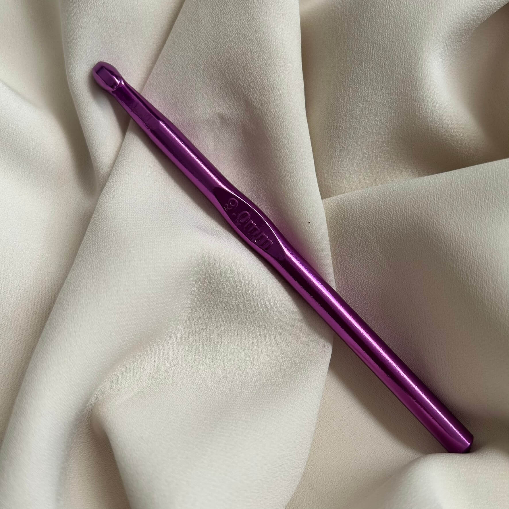 Uncinetto numero 9 per realizzare borse, accessori, abbigliamento a mano