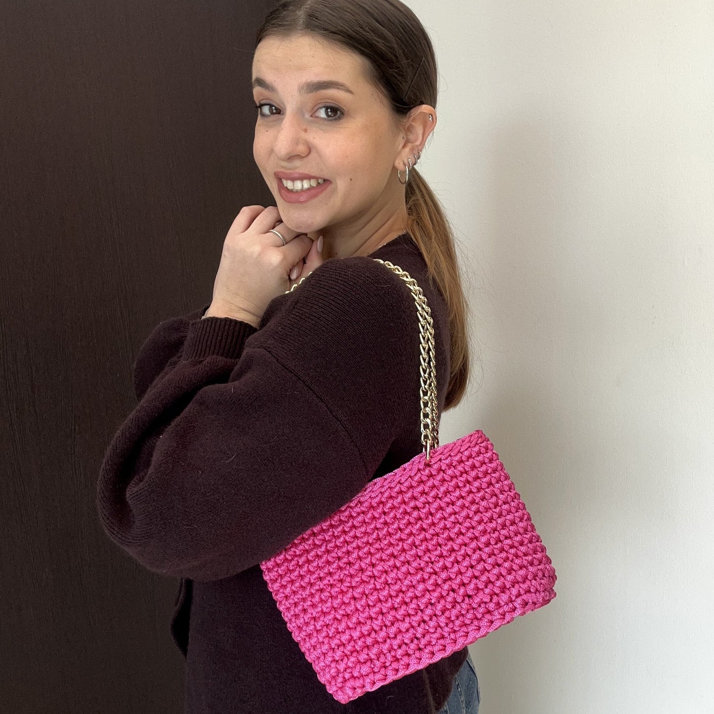 Kit con occorrente per realizzare all'uncinetto la borsa in cordino colorato