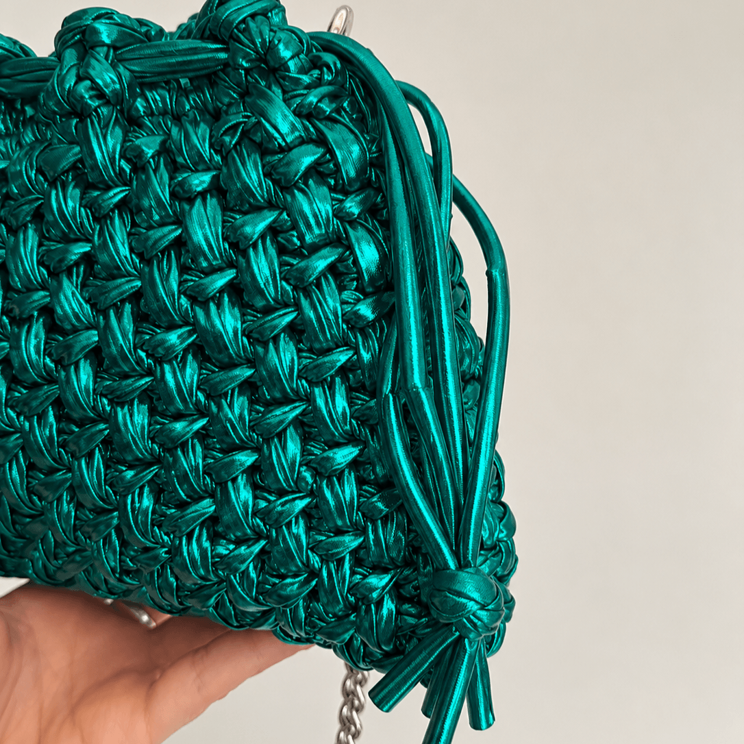 Kit completo Pouch Bag all'uncinetto con Fettuccia Metal, catena e anello moschettone