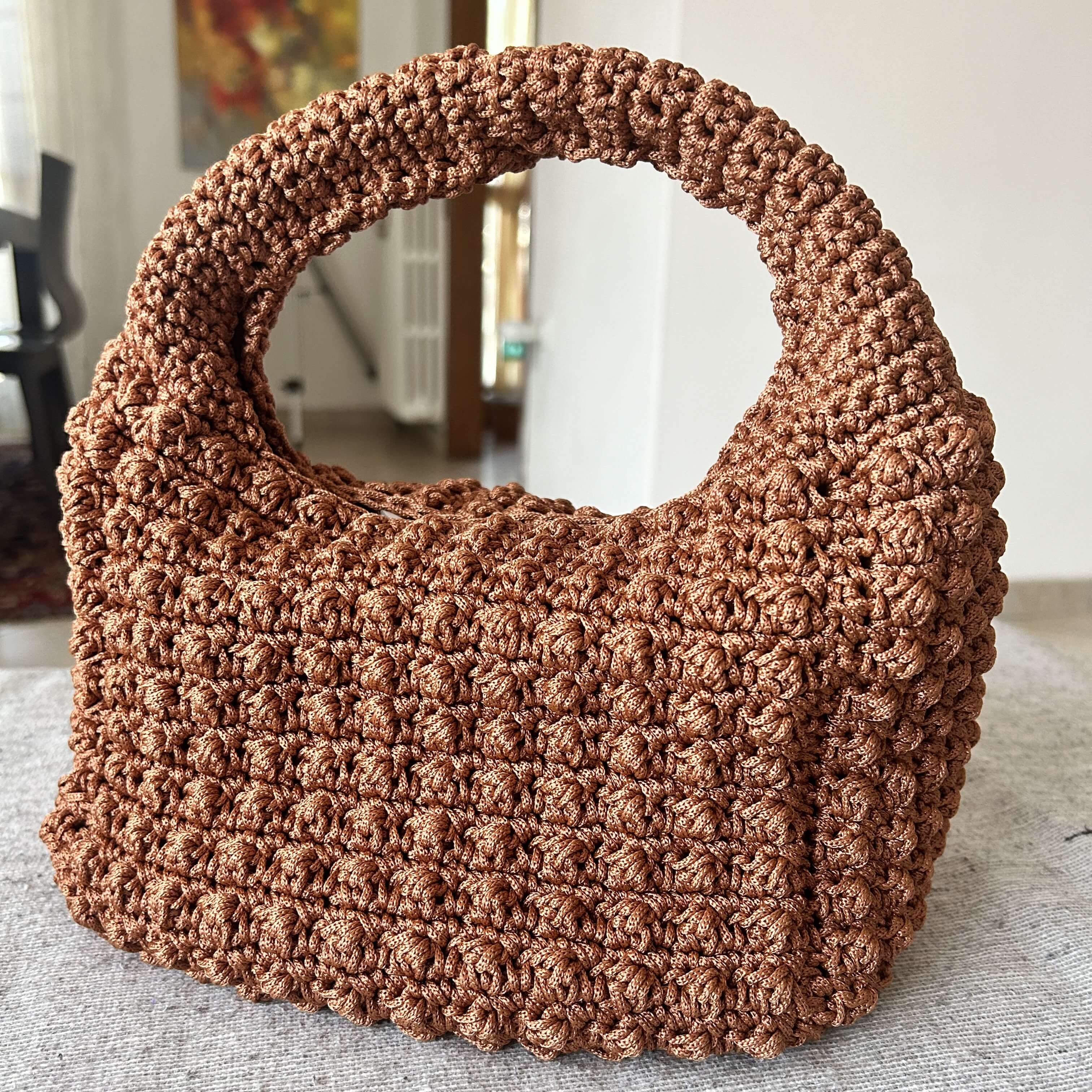 Borsa Clara all'uncinetto finita – borsa a mano con punto nocciolina strutturata