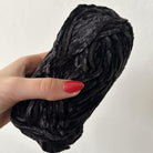 Gomitolo di ciniglia nera morbida e soffice  - Filato per borse all'uncinetto