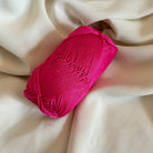 Gomitolo di cotone fucsia per borse, abiti e accessori all'uncinetto - Filato sottile e morbido dalla forma tubolare
