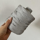 Fettuccia in cordino argento dalla forma a tubolare per borse all'uncinetto - filato made in italy 
