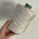 Fettuccia in cordino bianco panna dalla forma a tubolare per borse all'uncinetto - filato made in italy 
