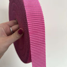 Fettuccia in lycra plisse, elastica, leggera e dalla forma ondulata per realizzare borse all'uncinetto