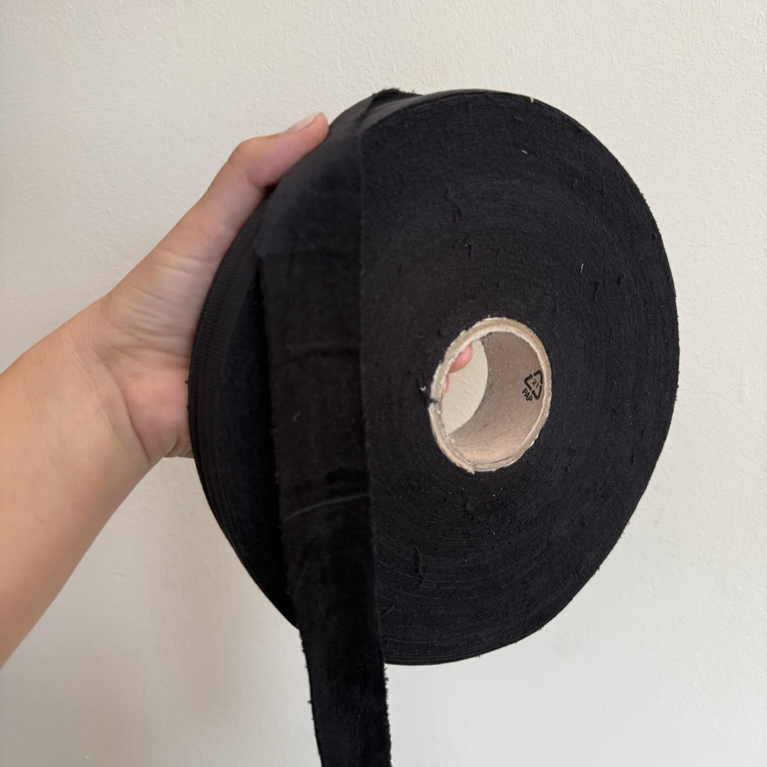 Borsa all'uncinetto realizzata con fettuccia pizza velluto – borse invernali handmade