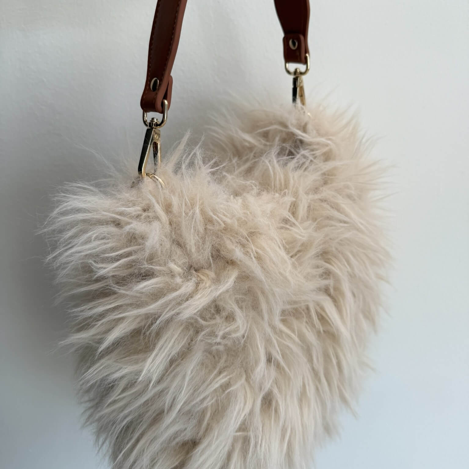 Kit borsa Irina all'uncinetto con filato peloso – borsa invernale morbida handmade